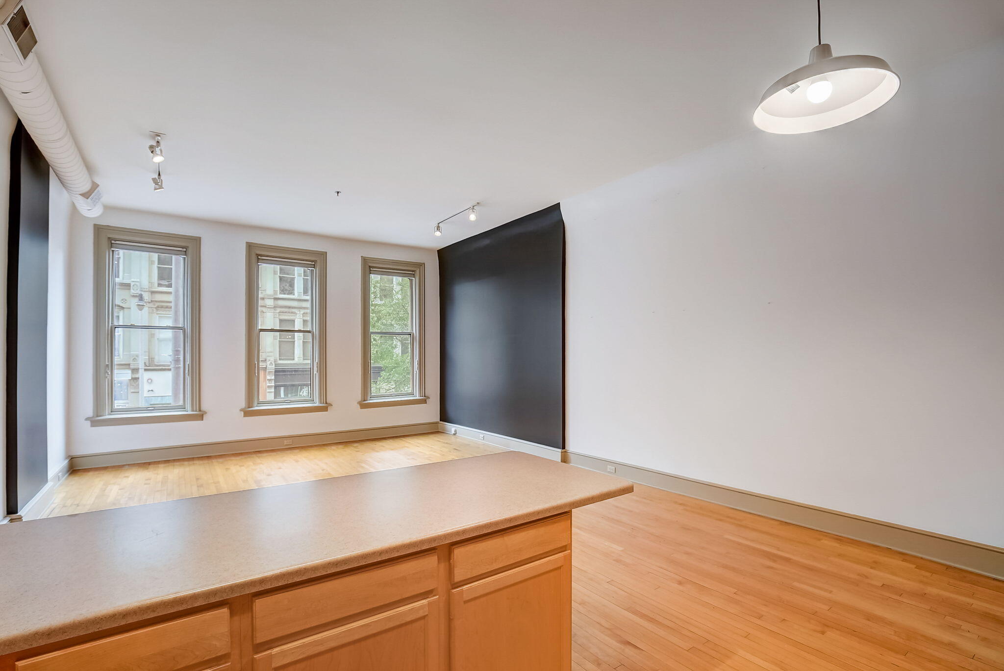 715 N St 204
