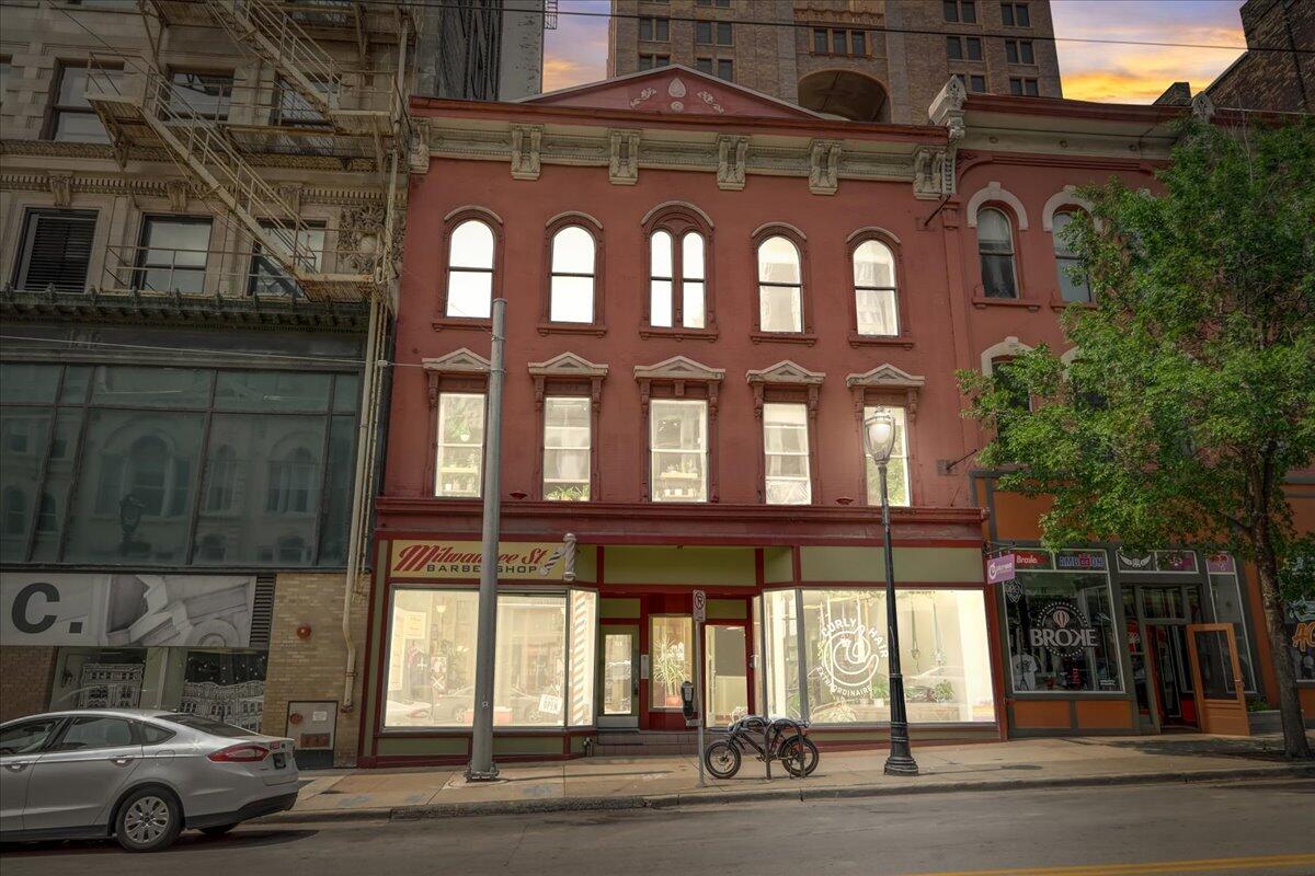 715 N St 204