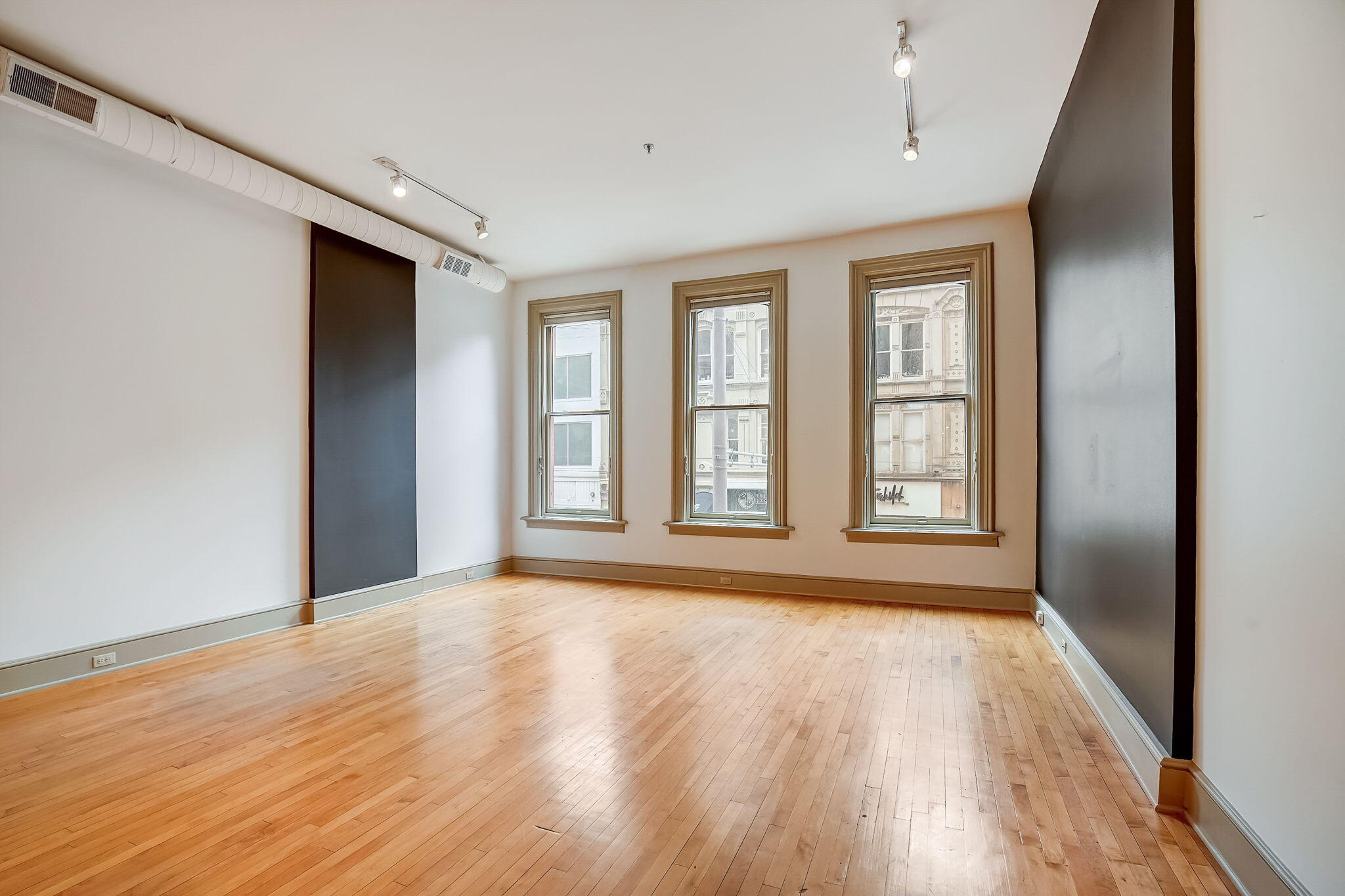 715 N St 204