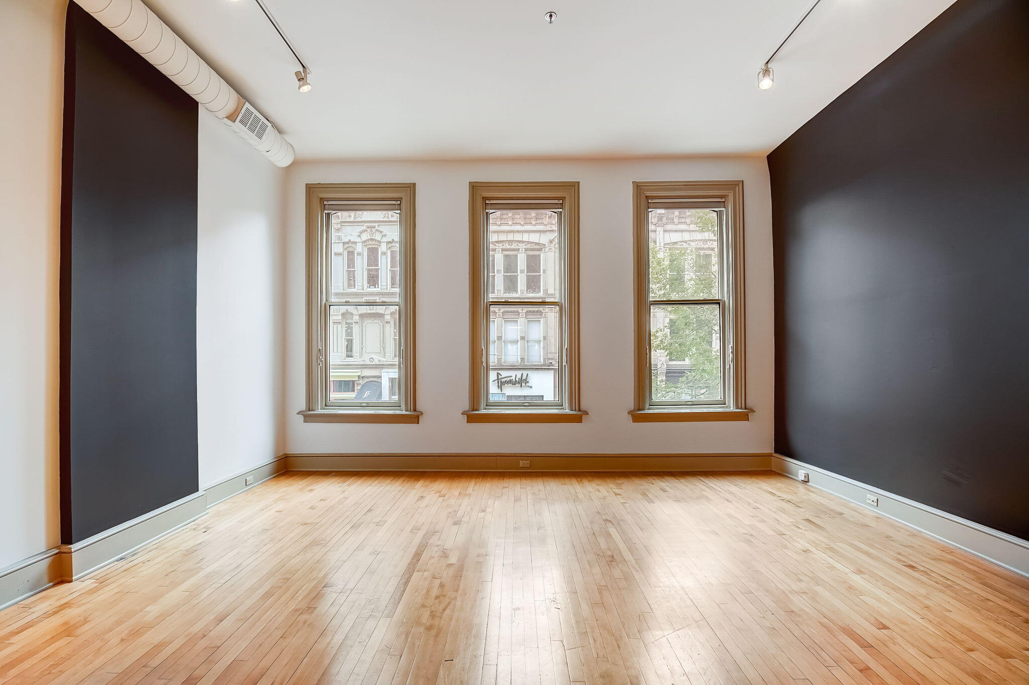 715 N St 204