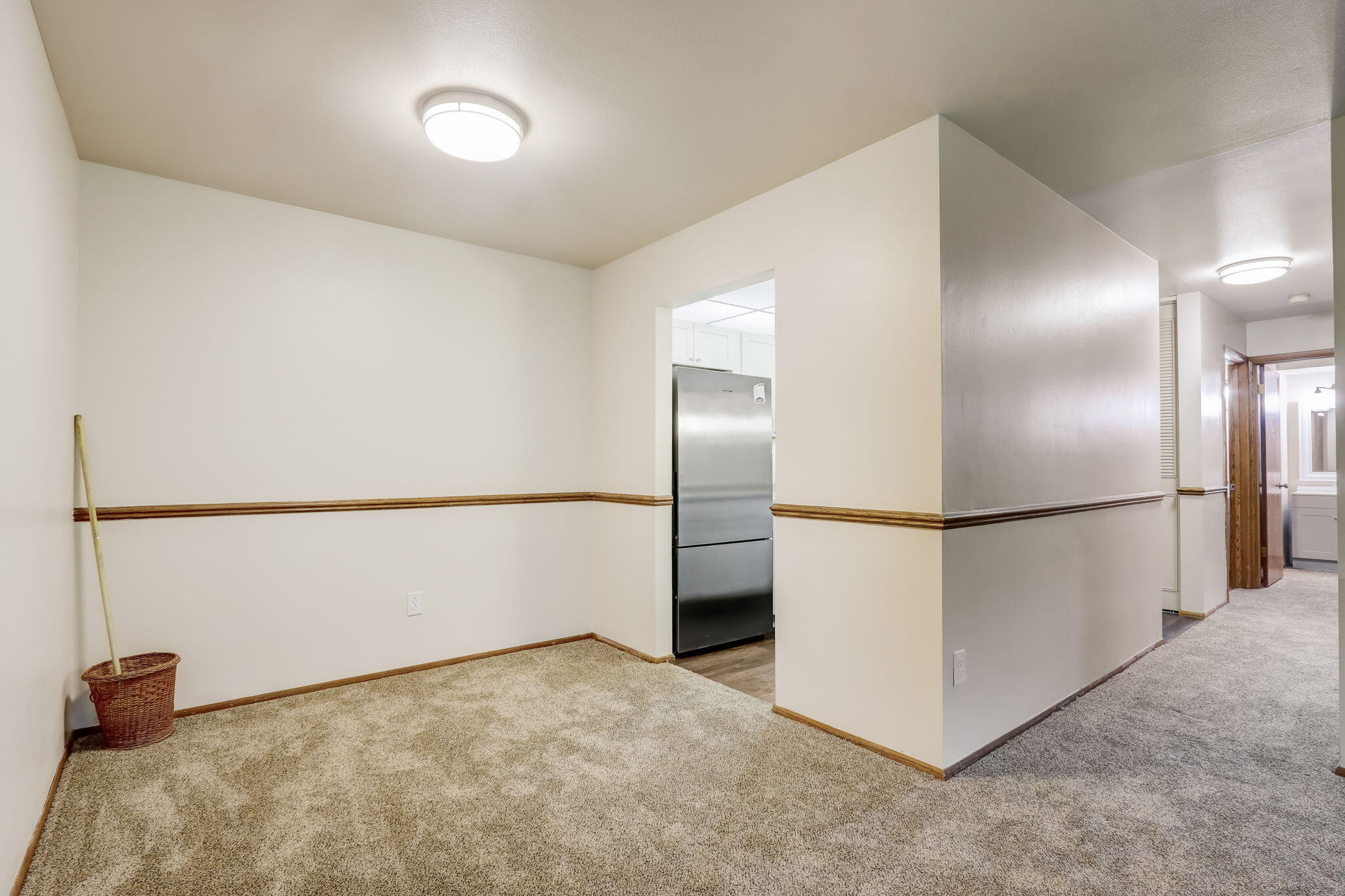 8117 W Manitoba St 4