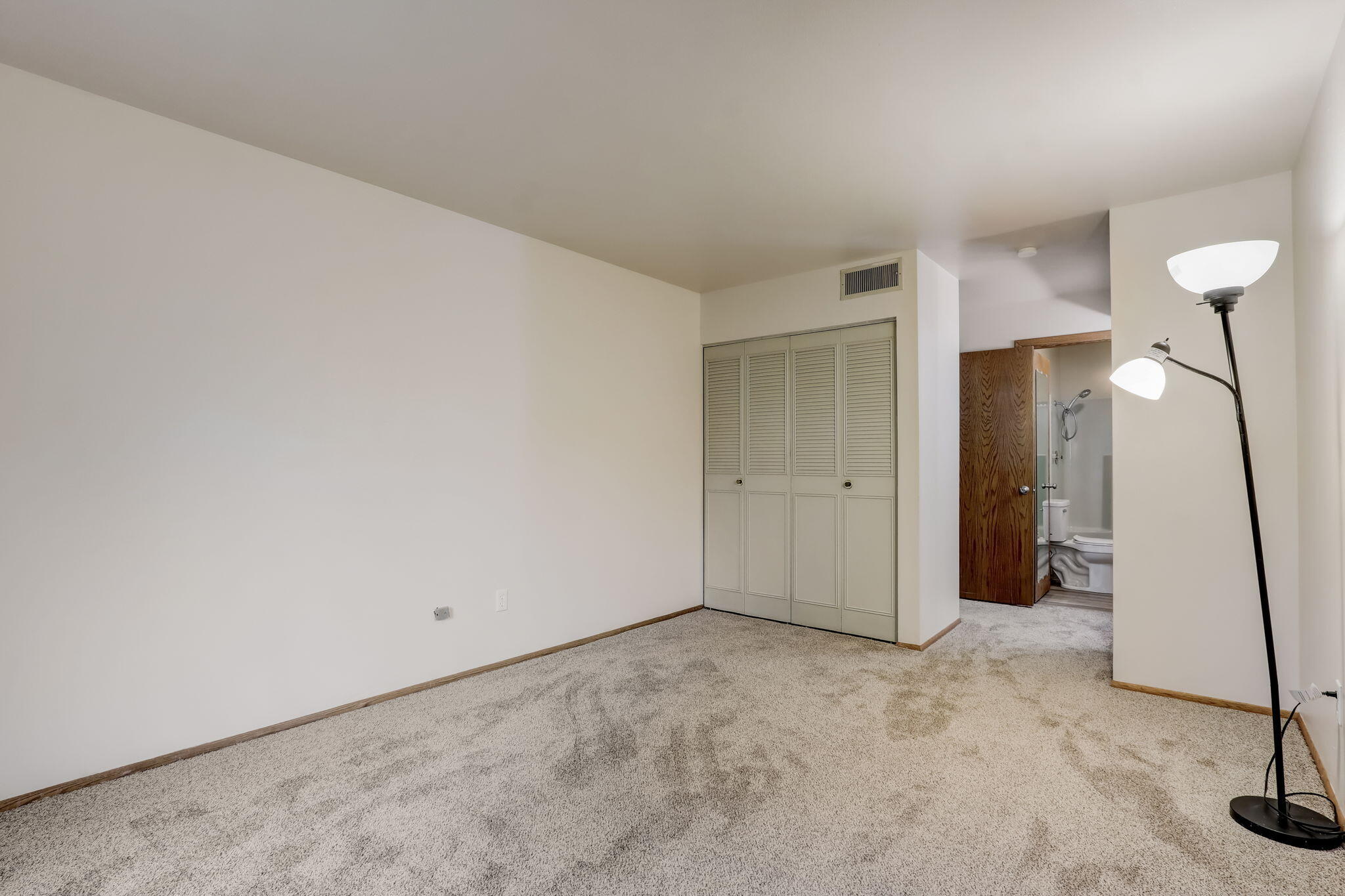 8117 W Manitoba St 4