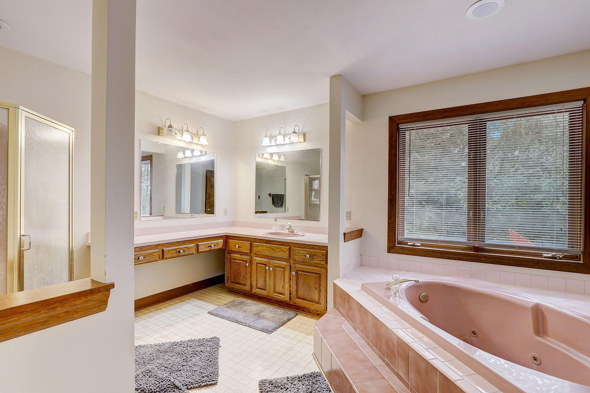 W335S9529 Red Brae Dr