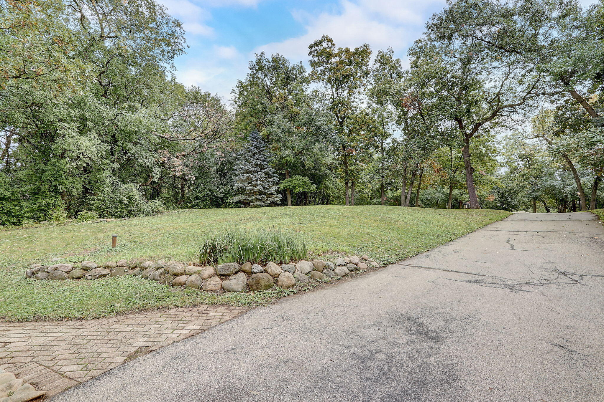 W335S9529 Red Brae Dr