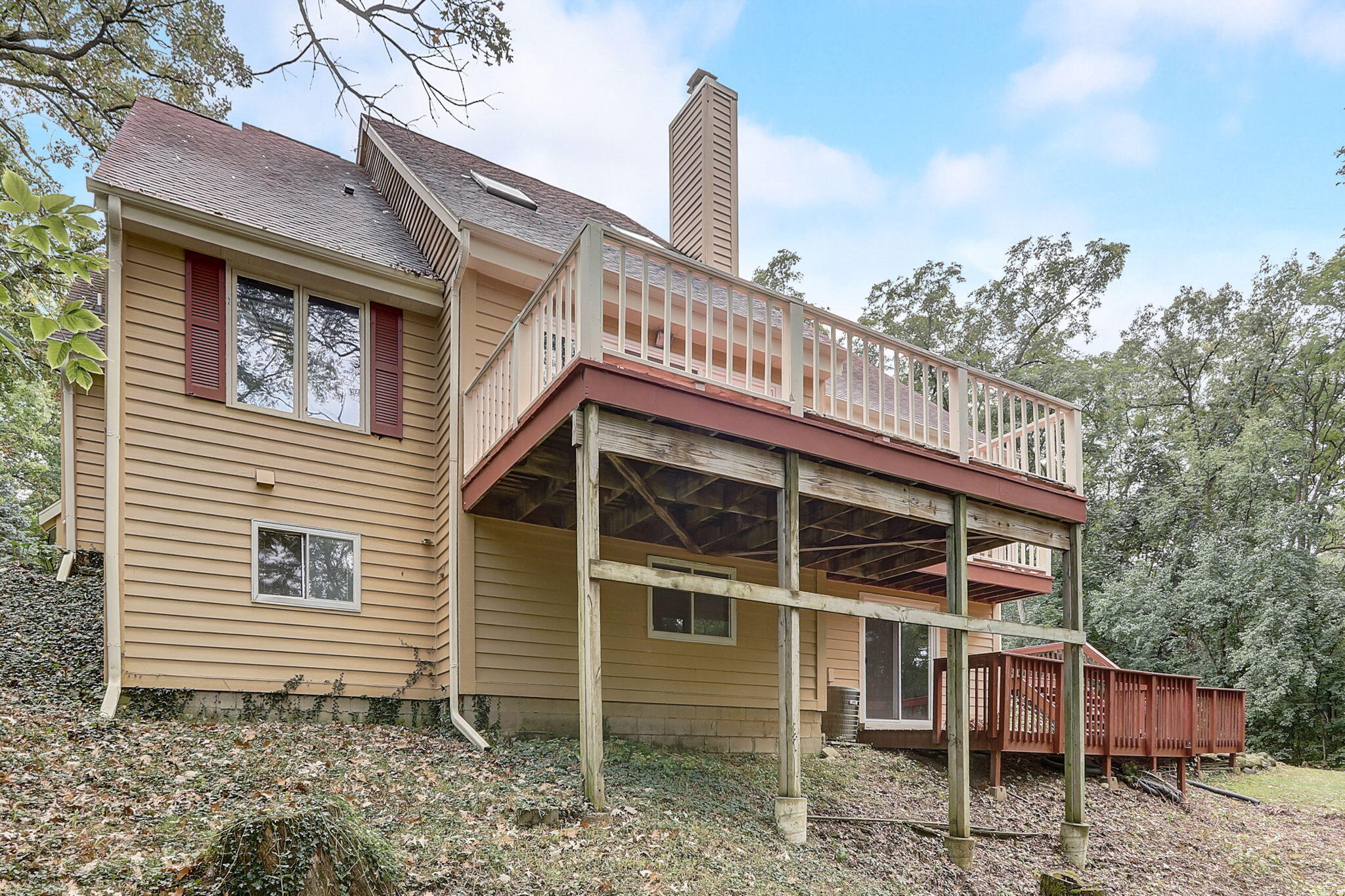 W335S9529 Red Brae Dr