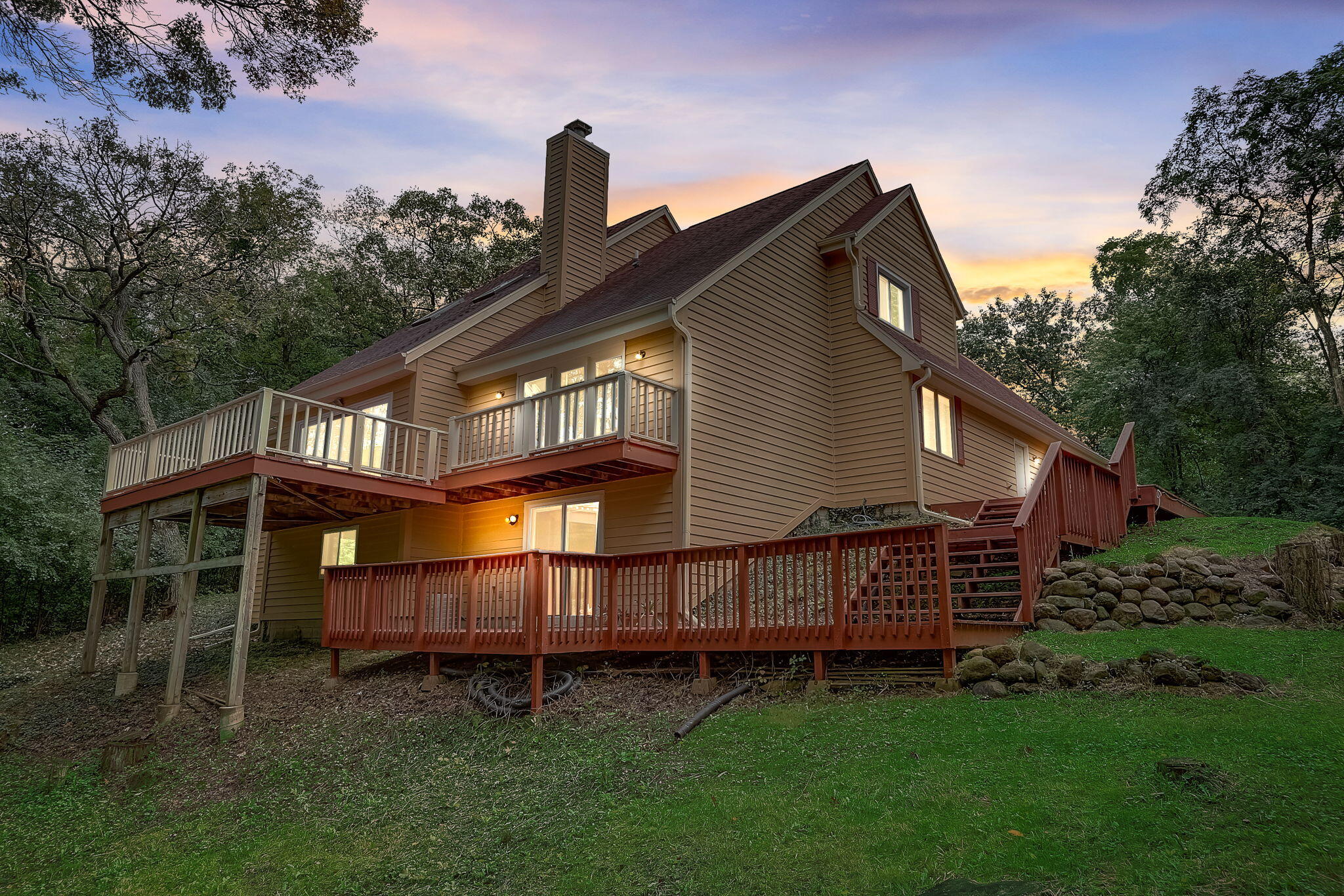 W335S9529 Red Brae Dr