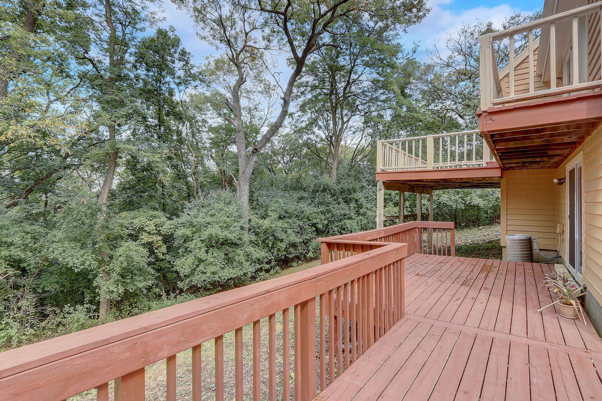 W335S9529 Red Brae Dr