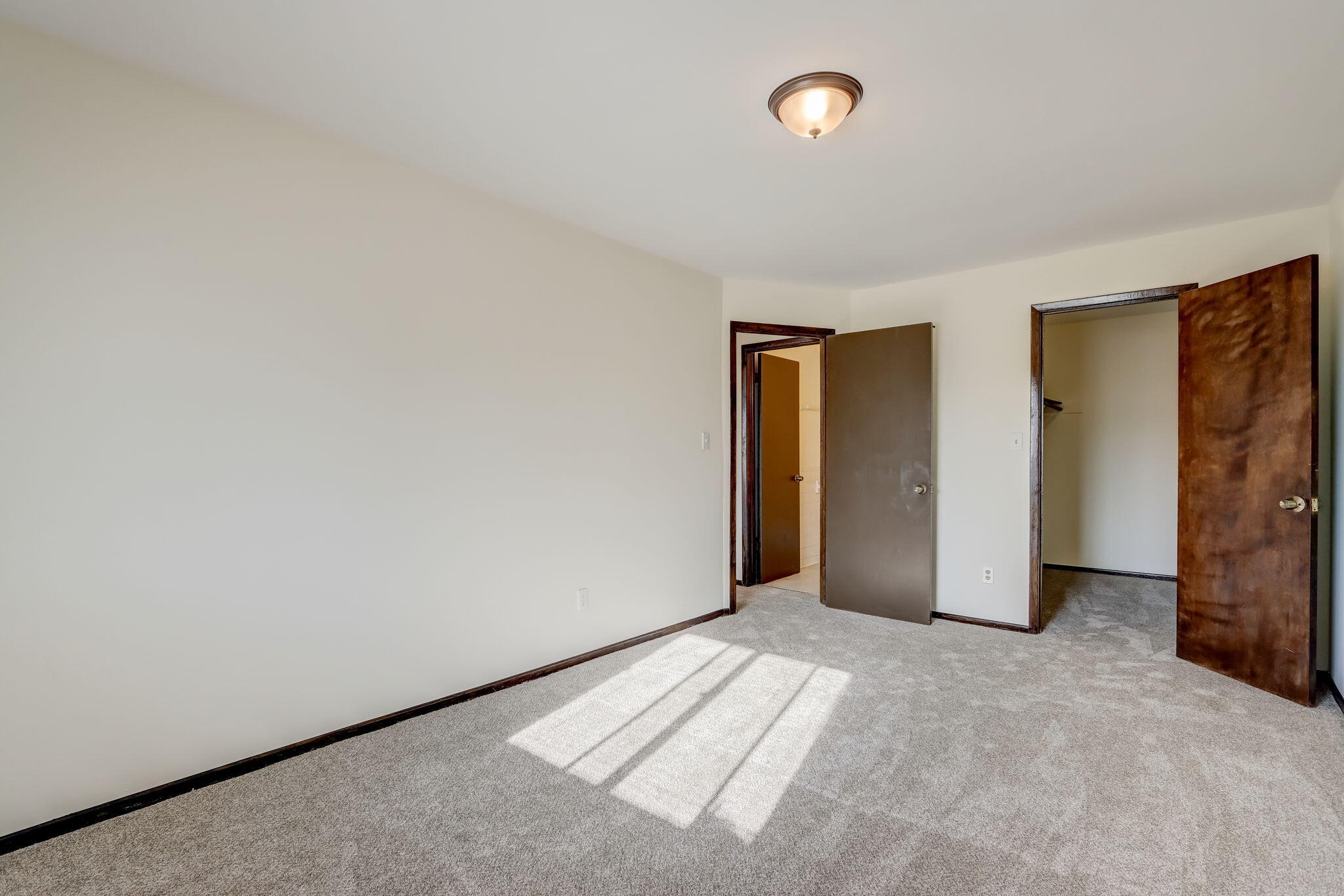 10450 W Fond du Lac Ave 10460