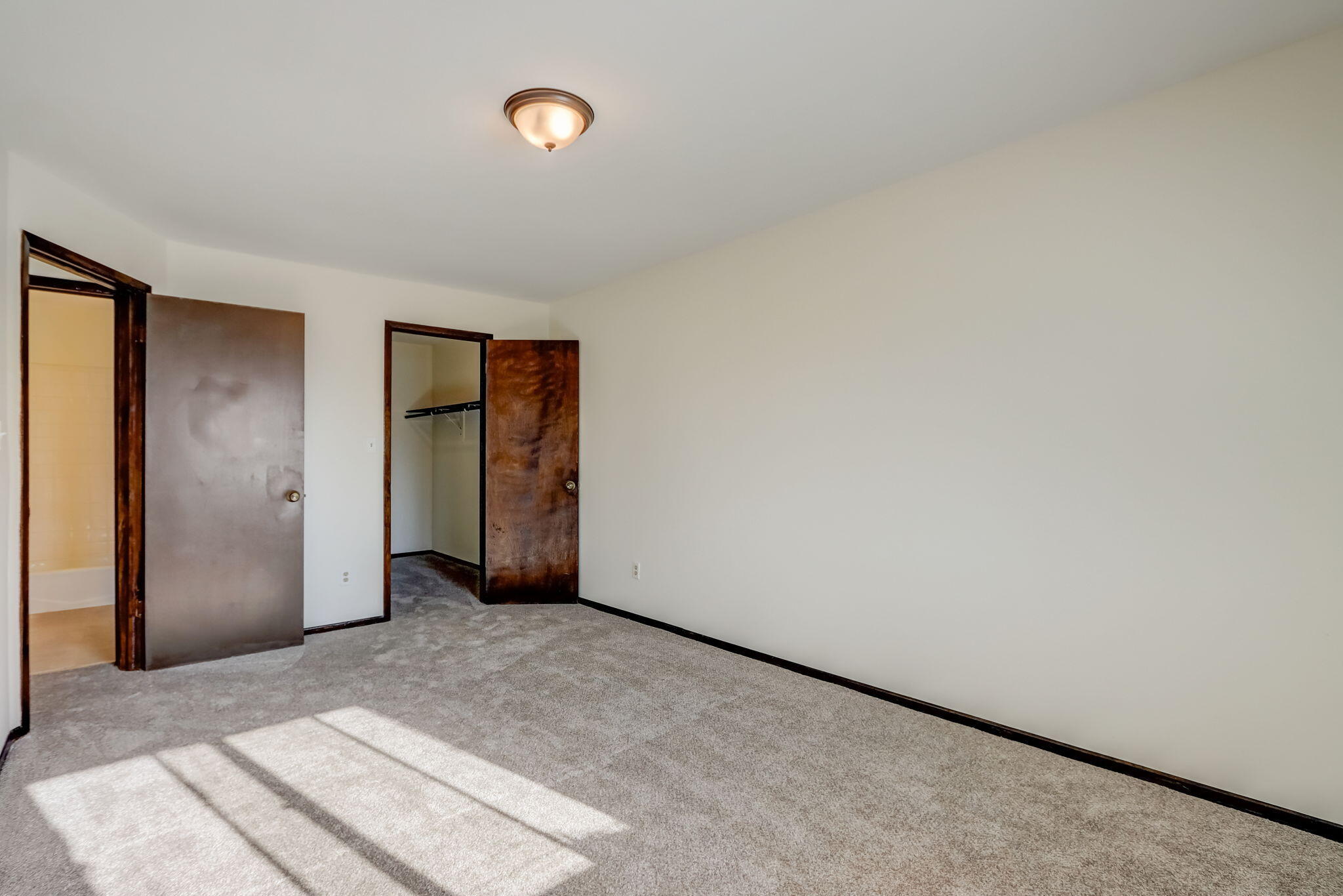 10450 W Fond du Lac Ave 10460