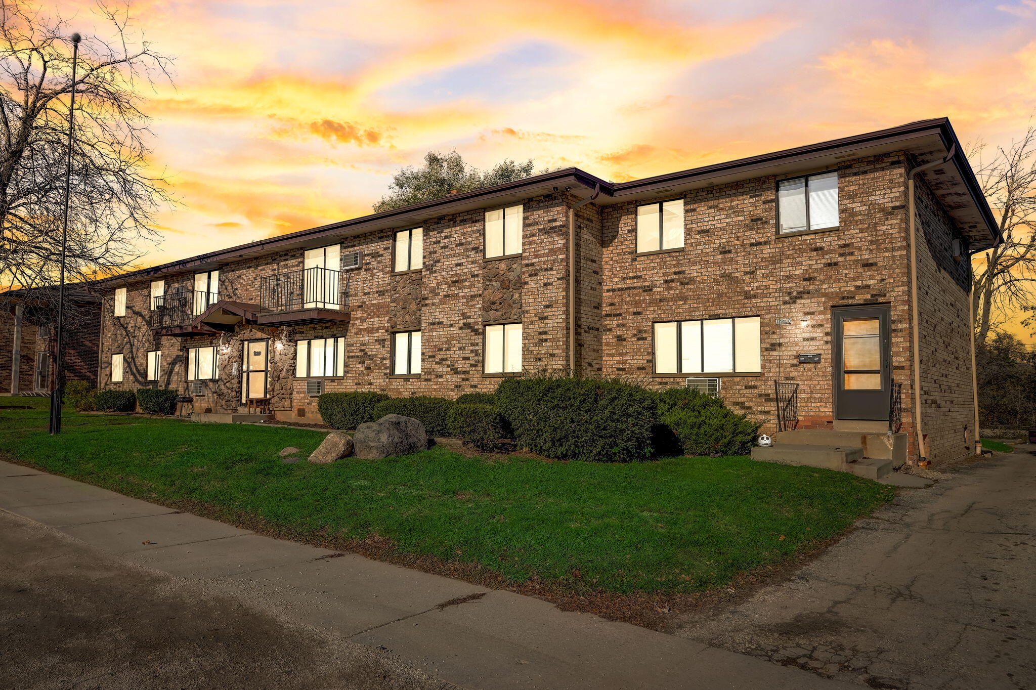 10450 W Fond du Lac Ave 10460