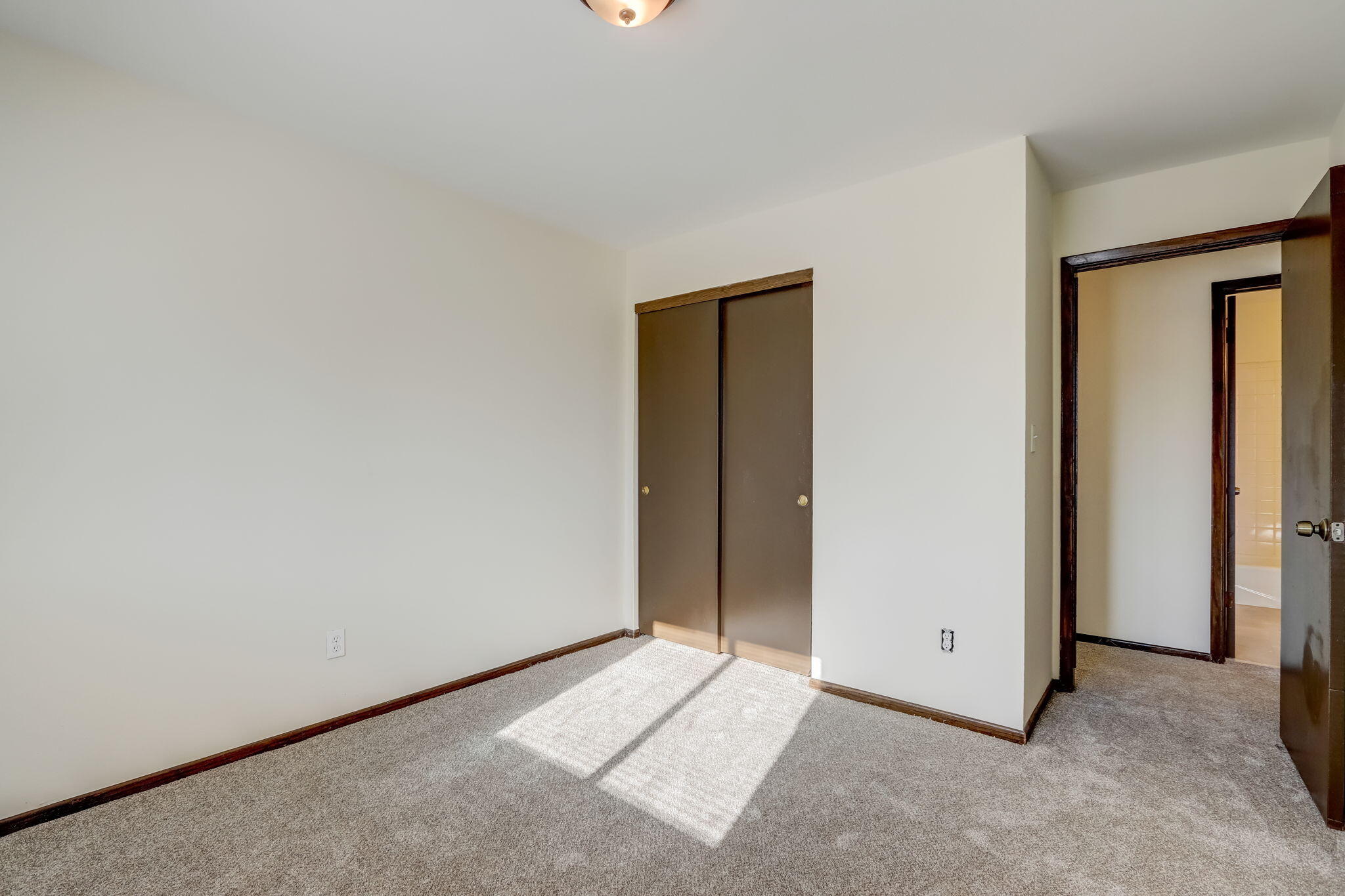 10450 W Fond du Lac Ave 10460
