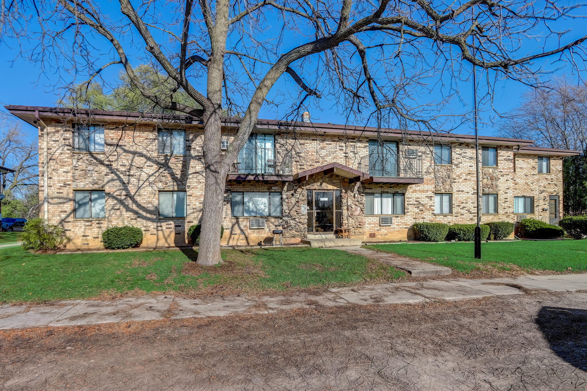 10450 W Fond du Lac Ave 10460