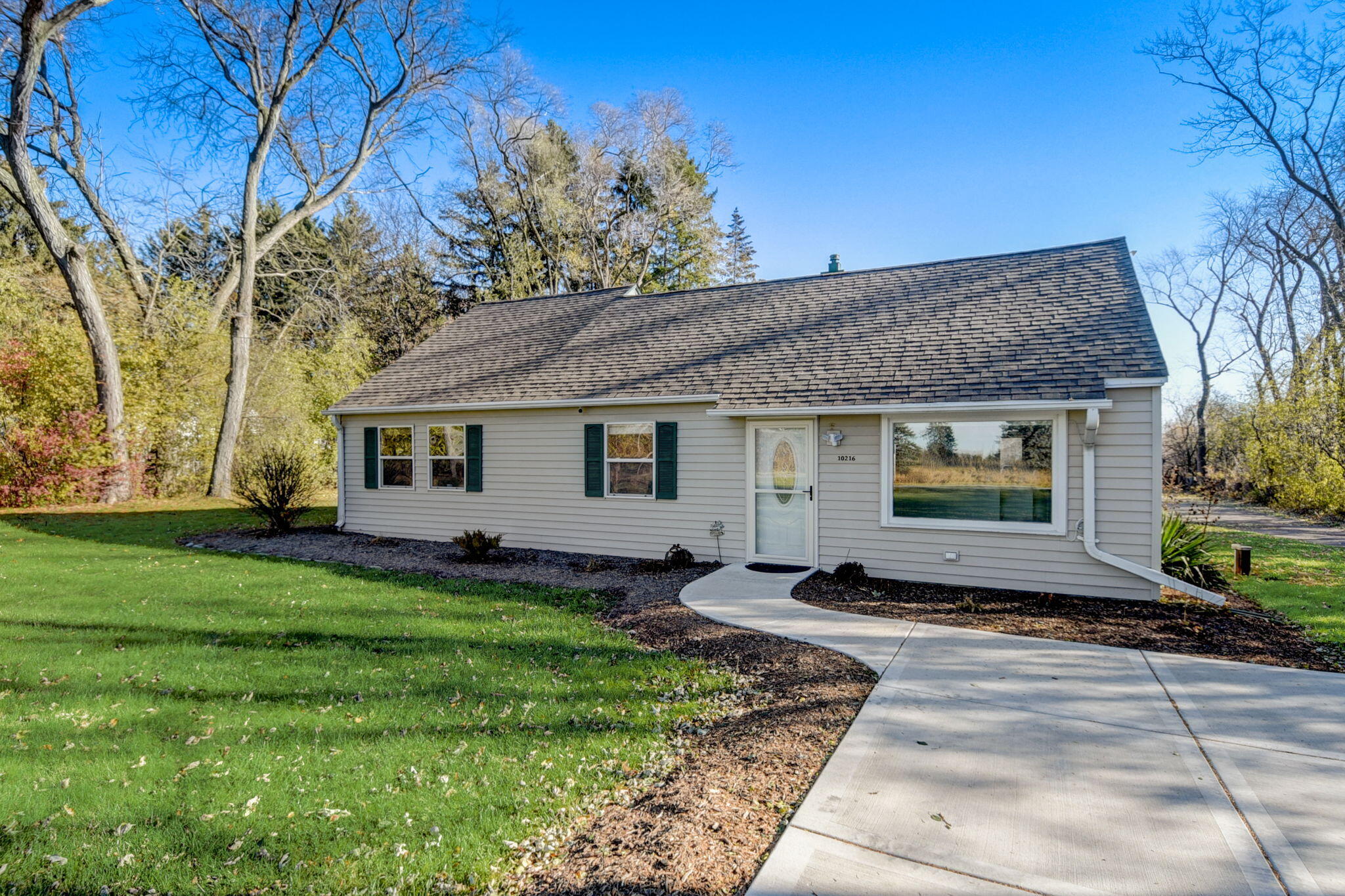 10216 N Baehr Rd