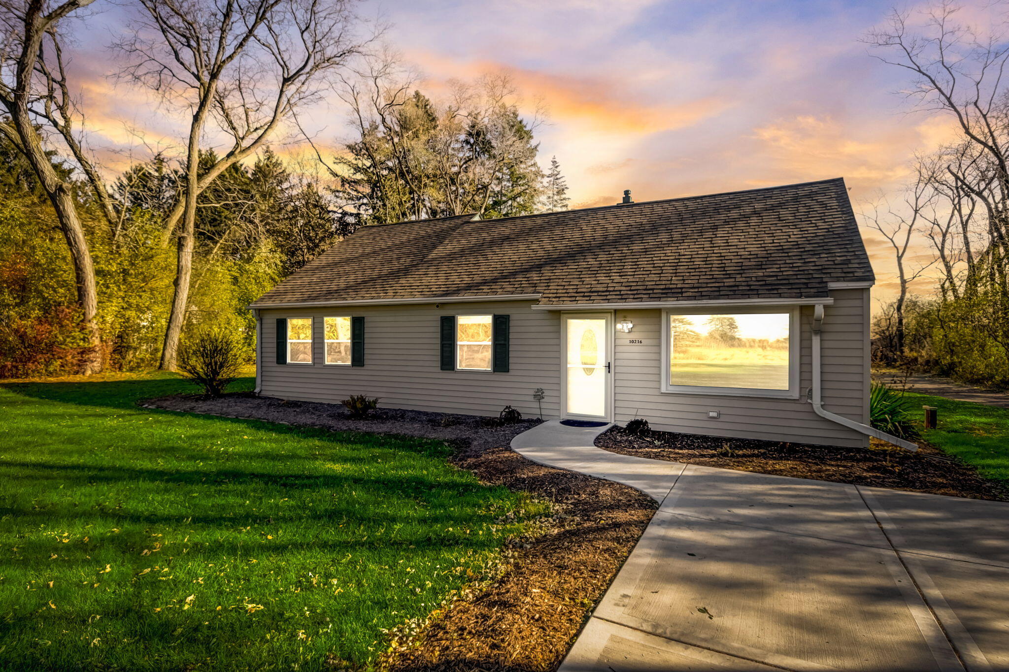 10216 N Baehr Rd