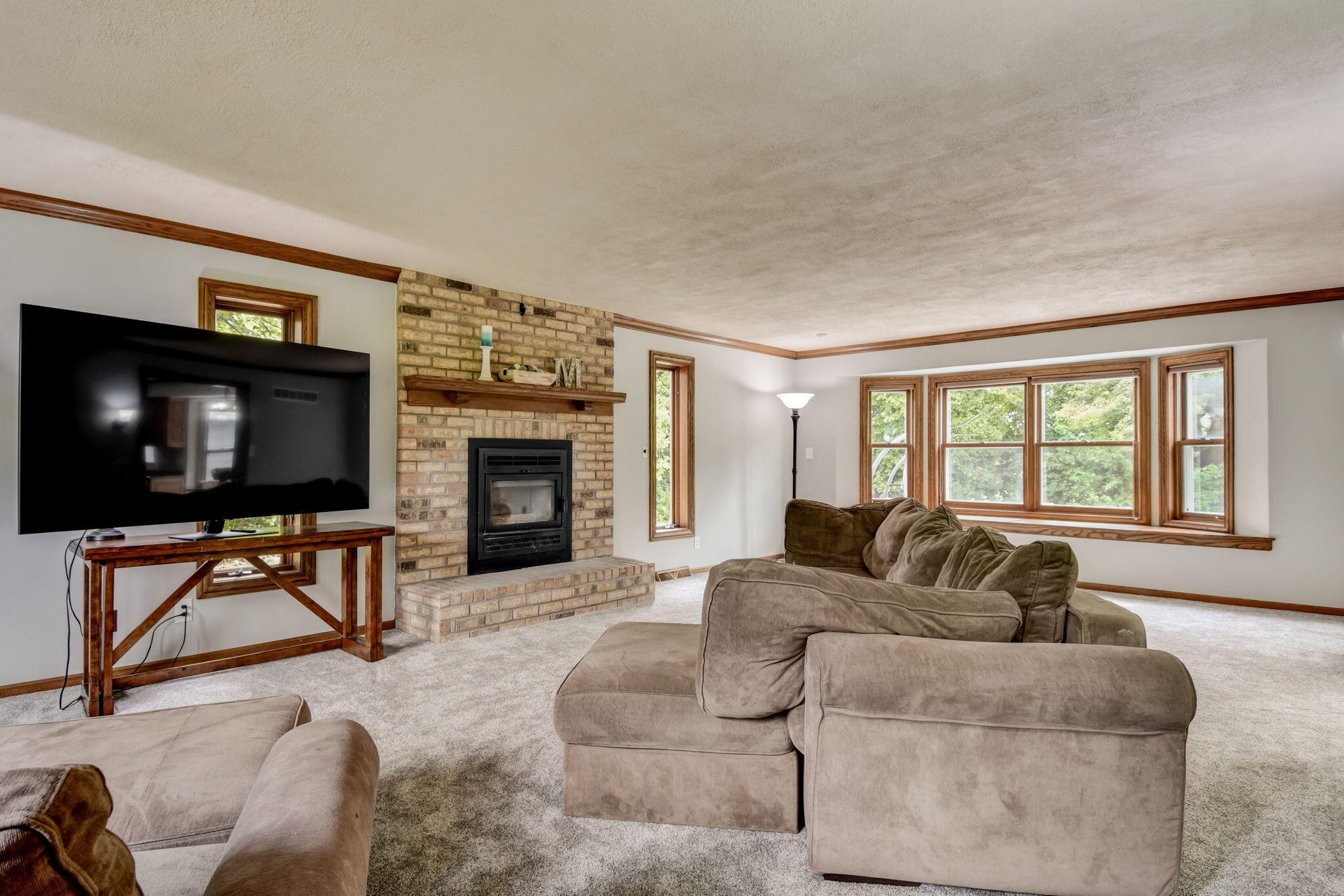 5703 Oakdale Ct