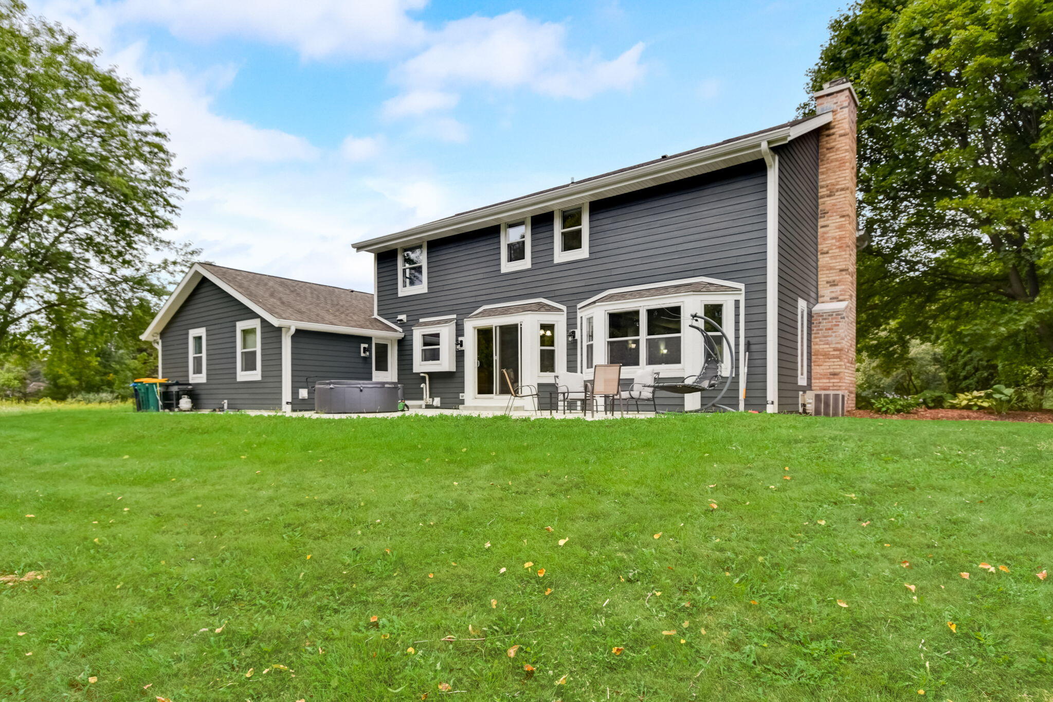 5703 Oakdale Ct