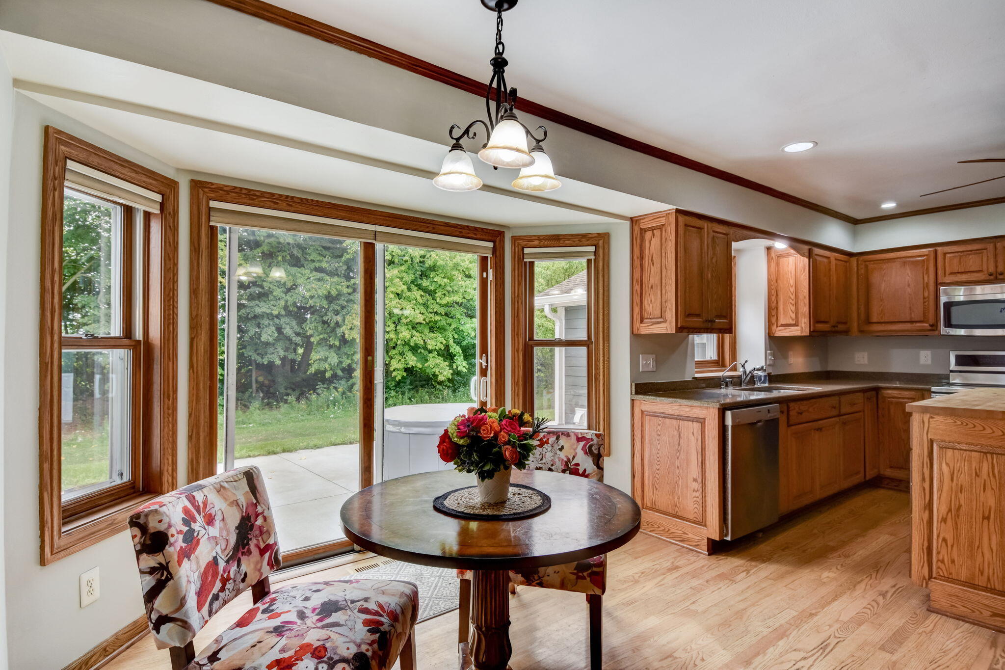 5703 Oakdale Ct