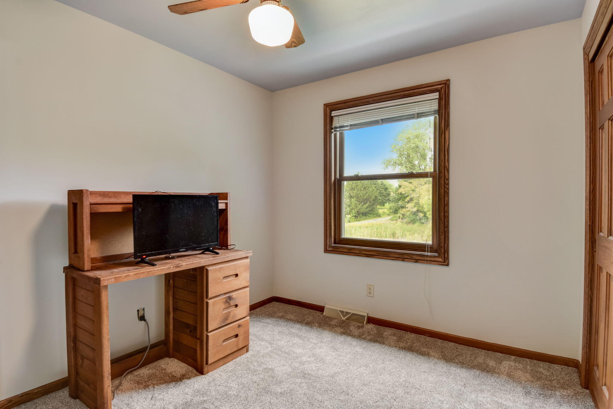 5703 Oakdale Ct