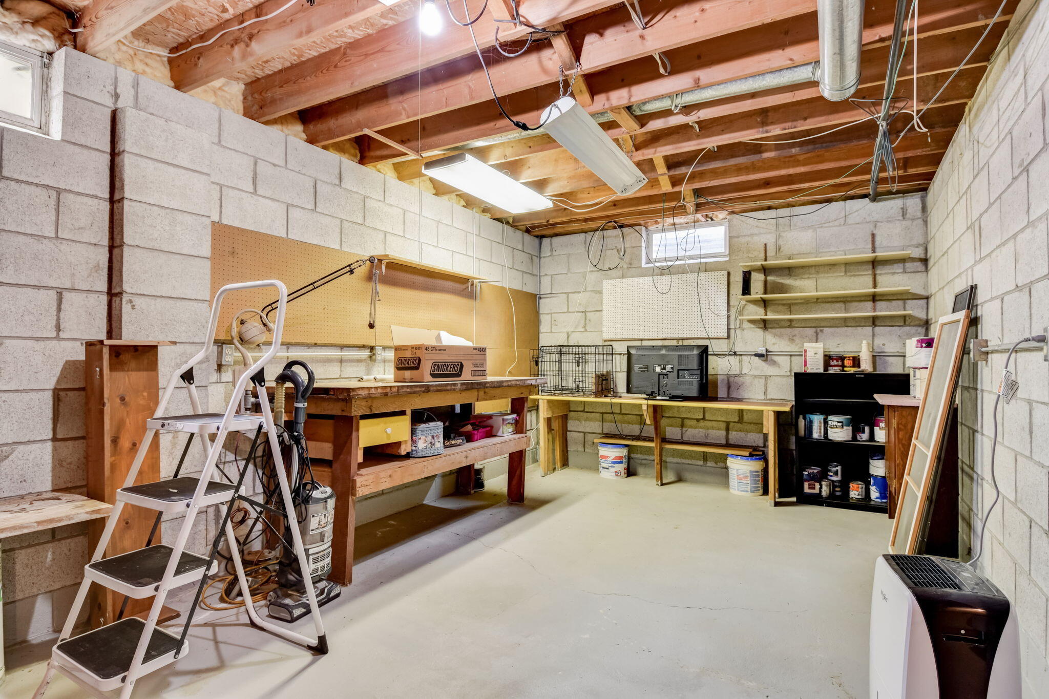 5703 Oakdale Ct