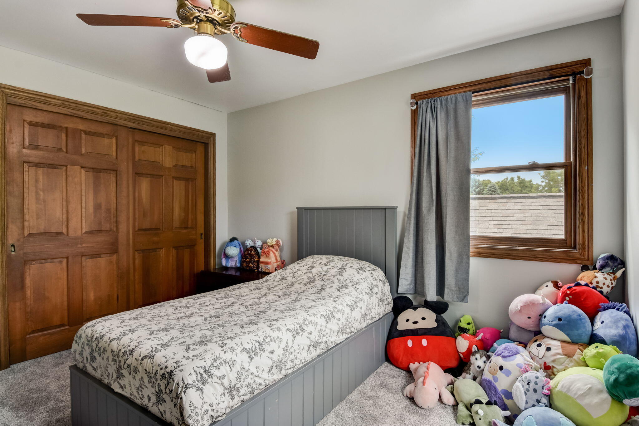 5703 Oakdale Ct