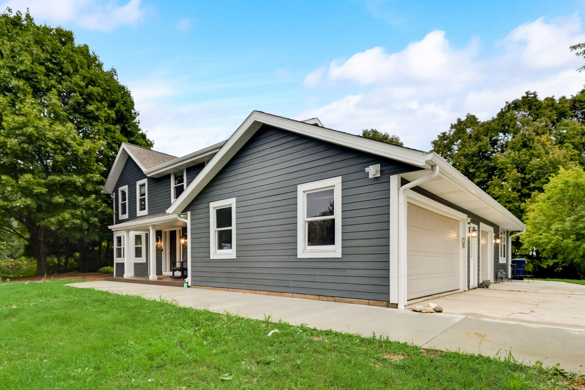 5703 Oakdale Ct