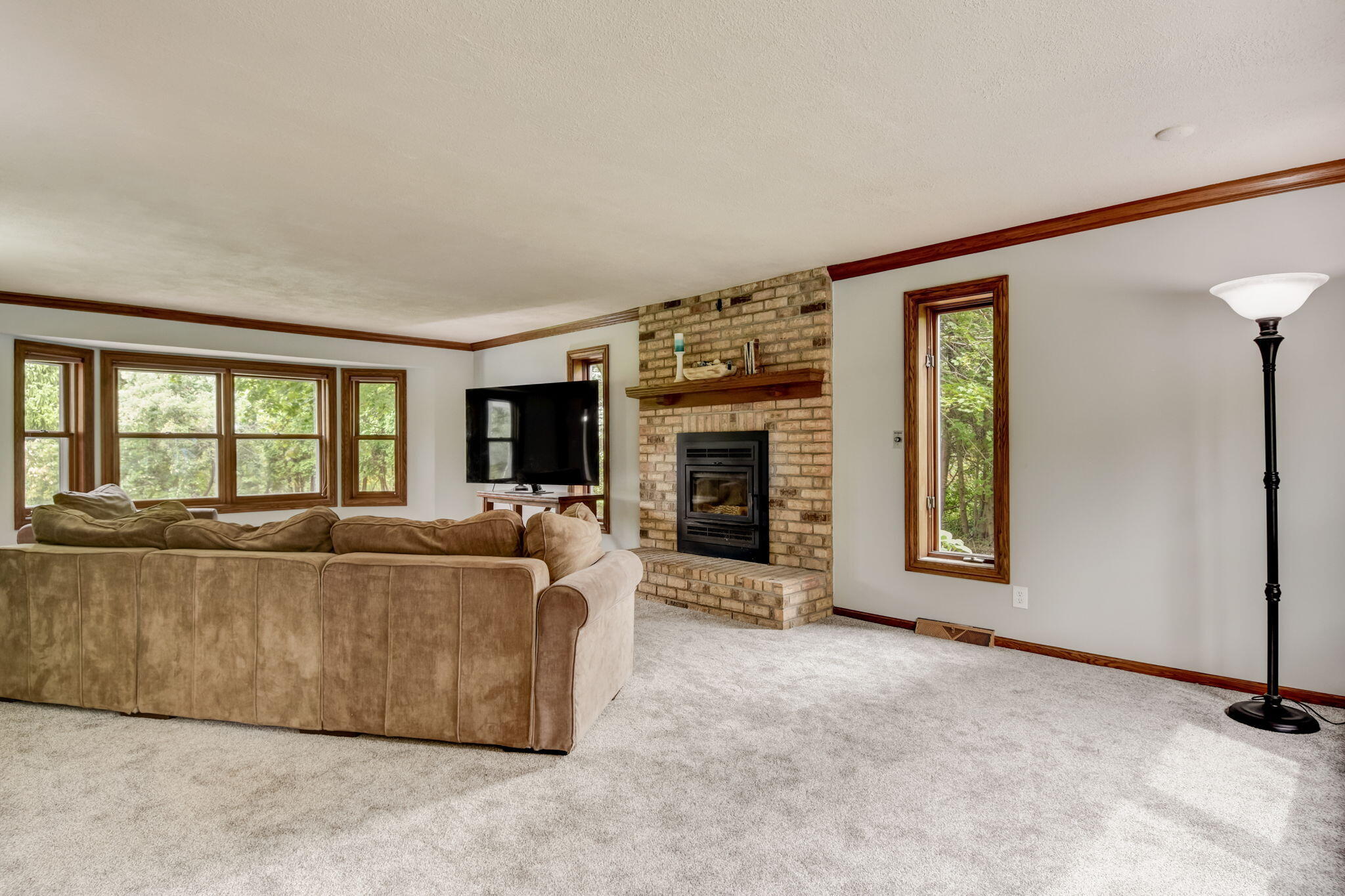 5703 Oakdale Ct