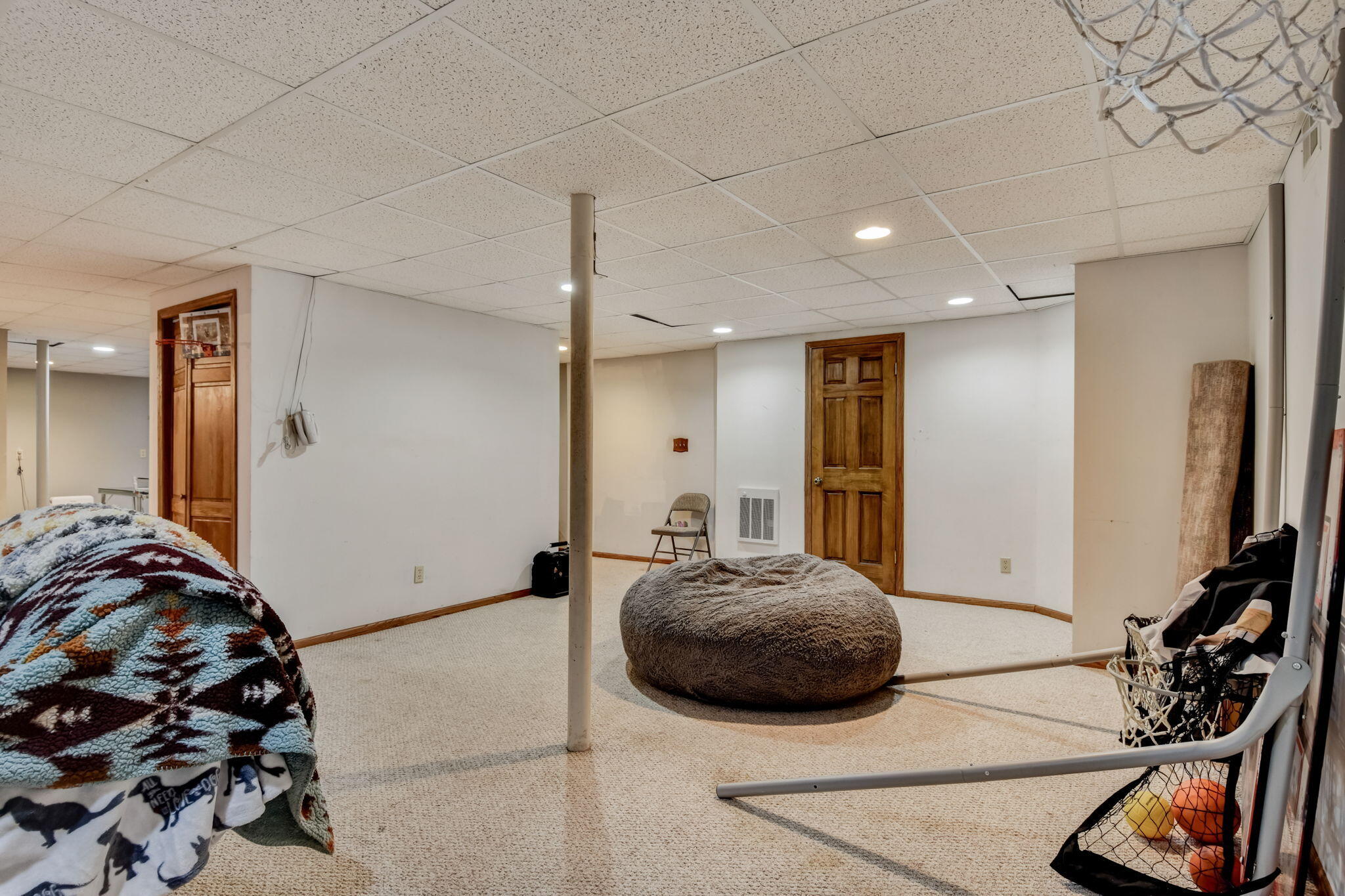 5703 Oakdale Ct