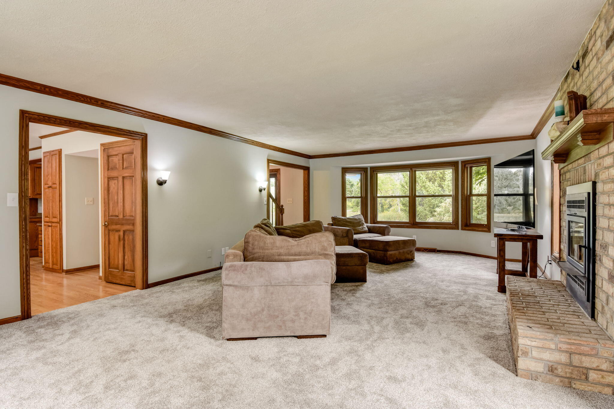 5703 Oakdale Ct