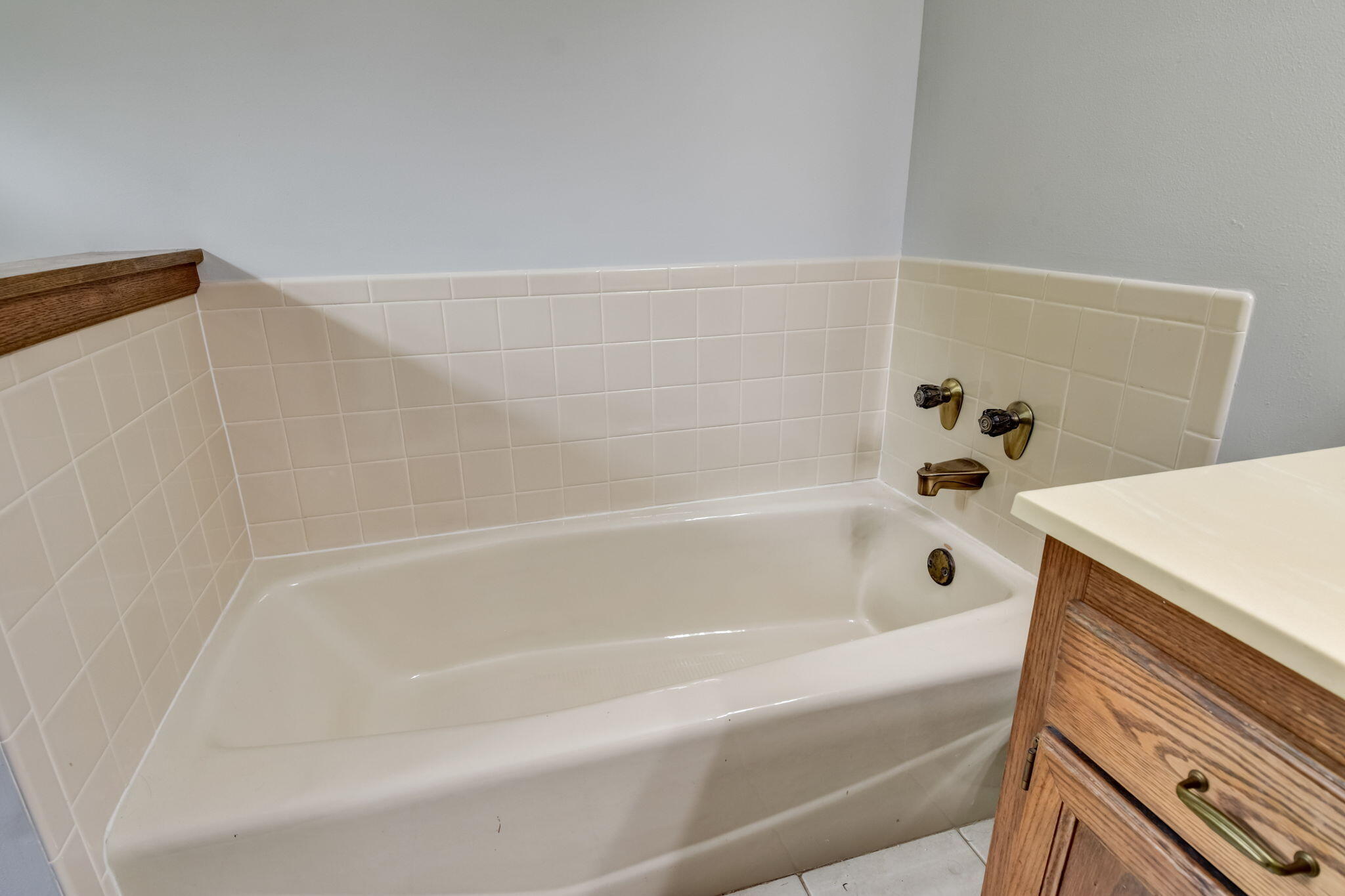 5703 Oakdale Ct