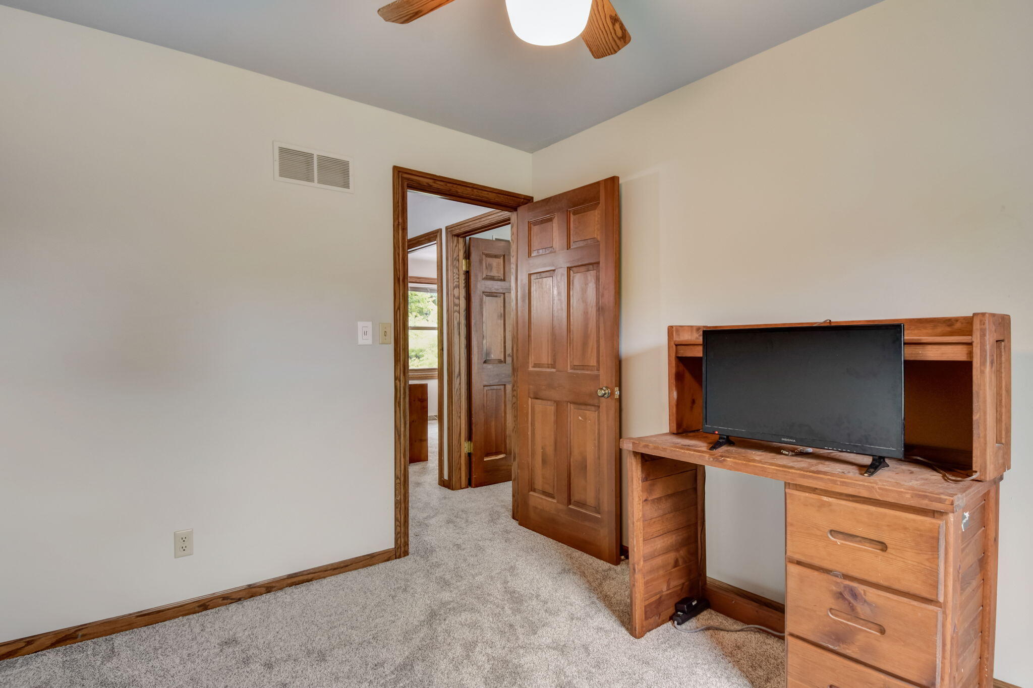 5703 Oakdale Ct