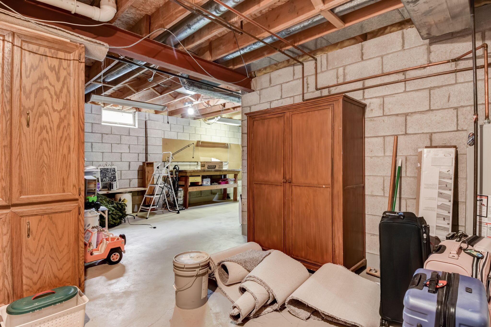 5703 Oakdale Ct