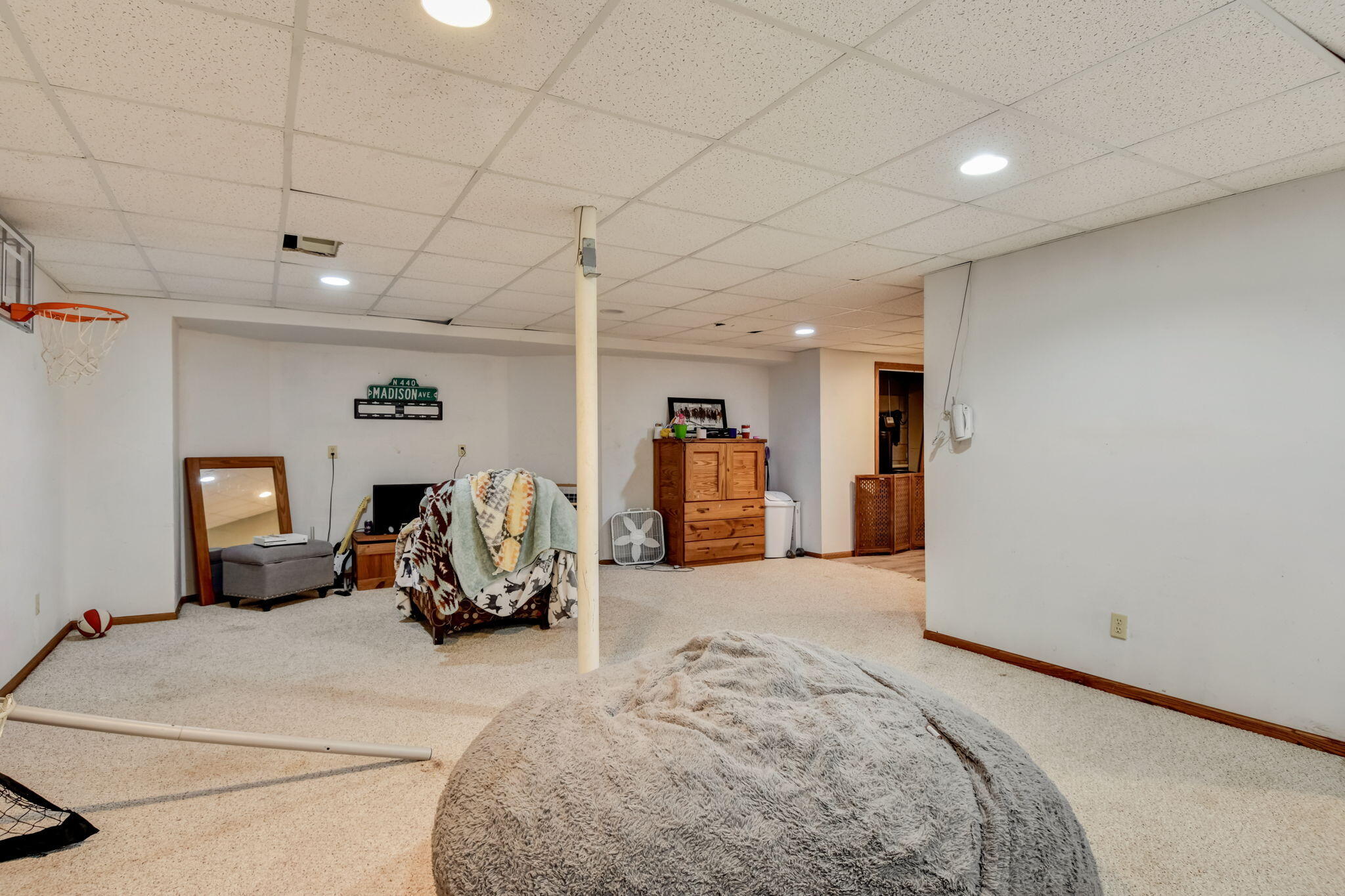 5703 Oakdale Ct