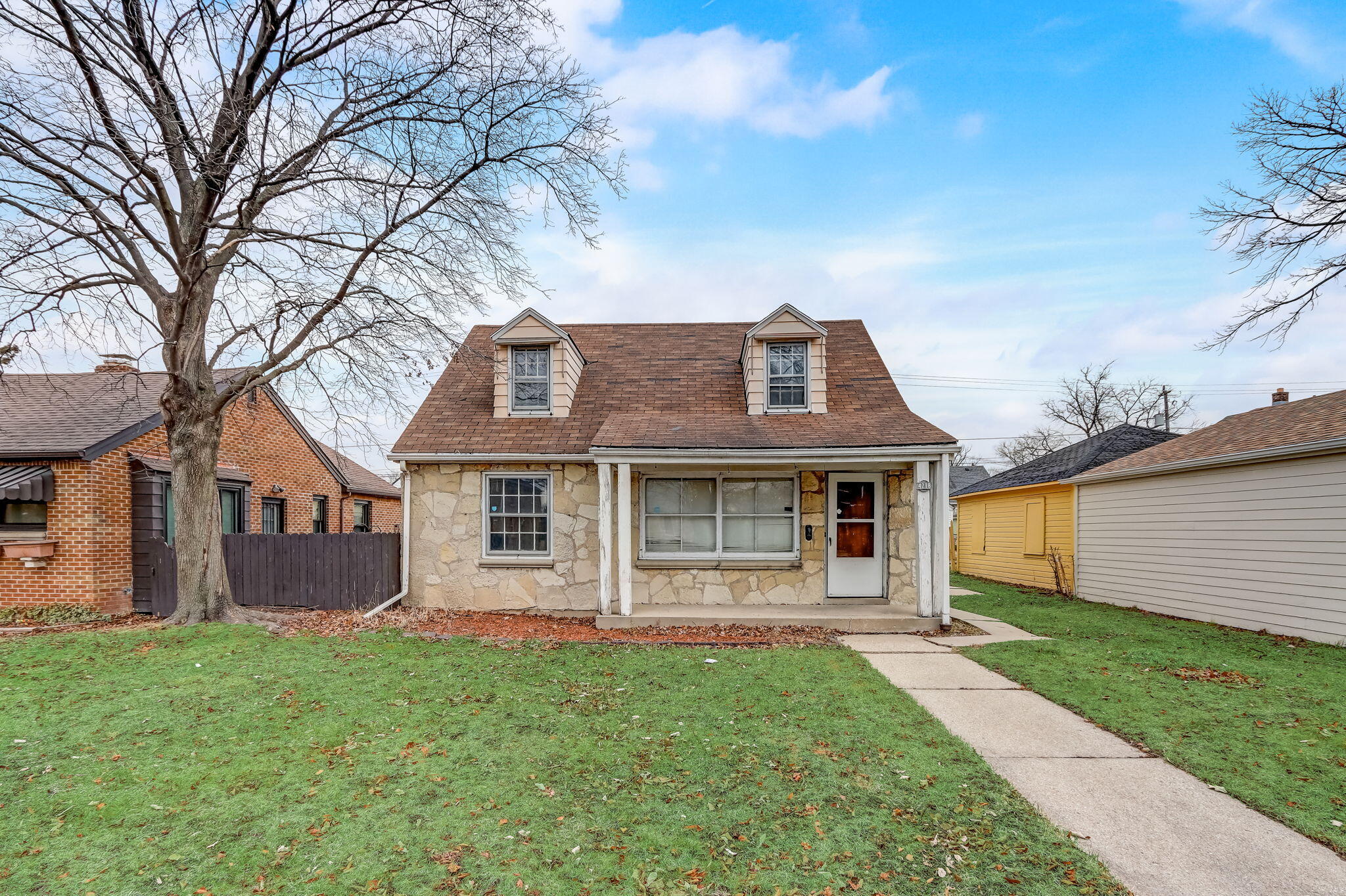 4218 W Derby Pl