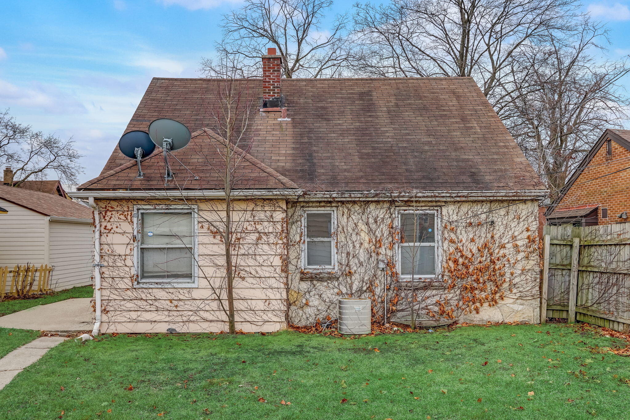 4218 W Derby Pl