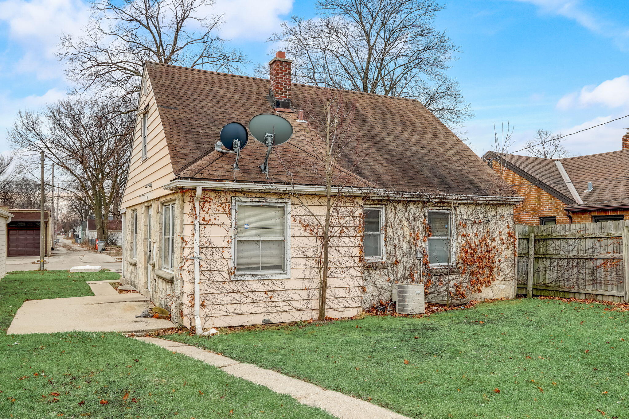 4218 W Derby Pl