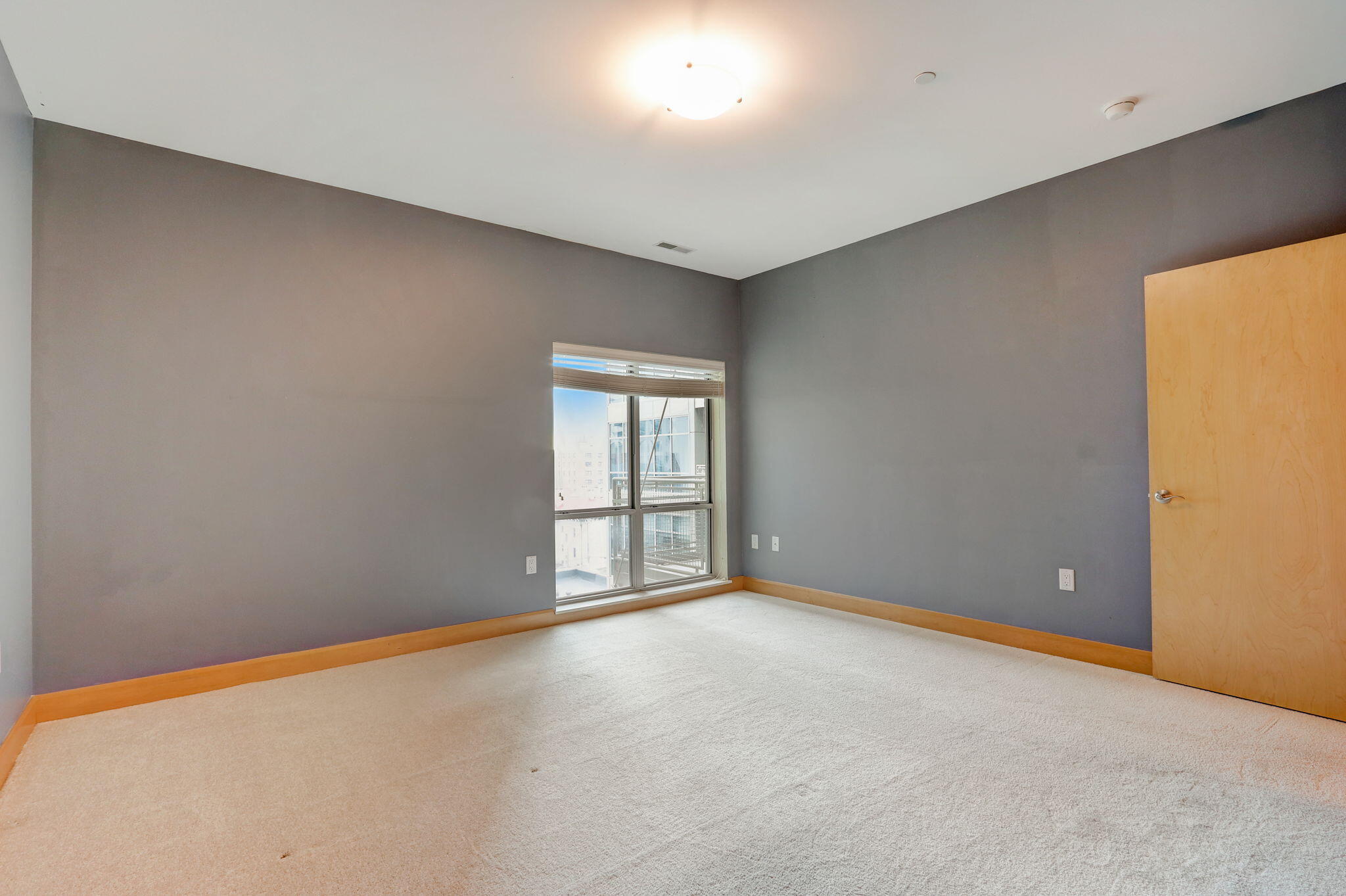 1550 E Royall Pl 706