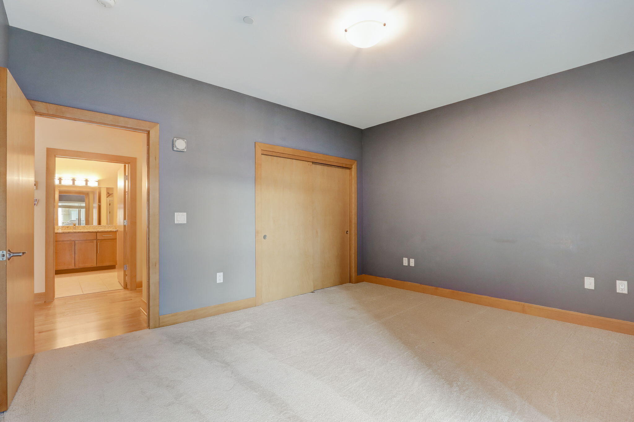 1550 E Royall Pl 706