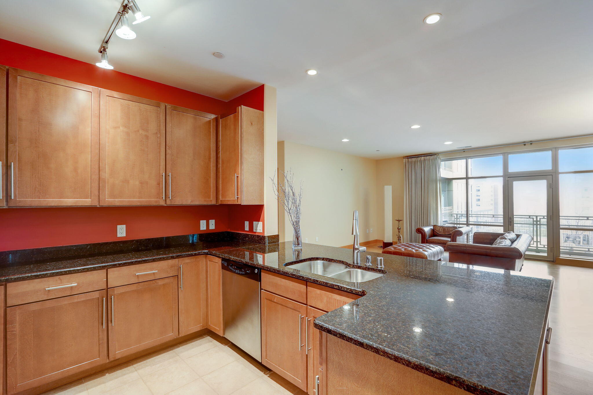 1550 E Royall Pl 706