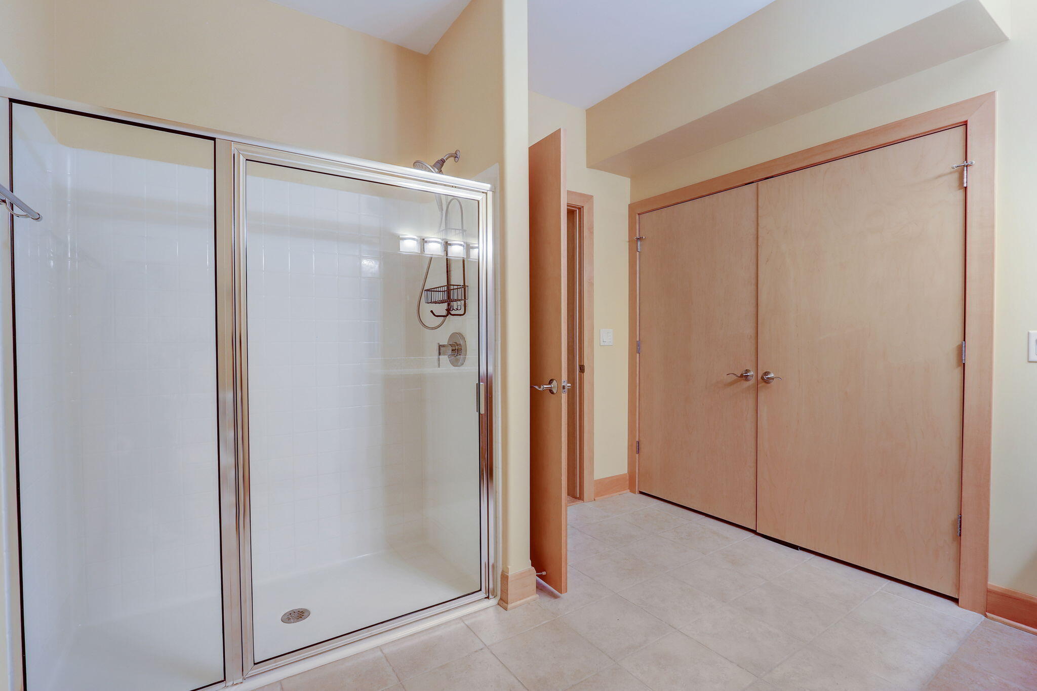 1550 E Royall Pl 706