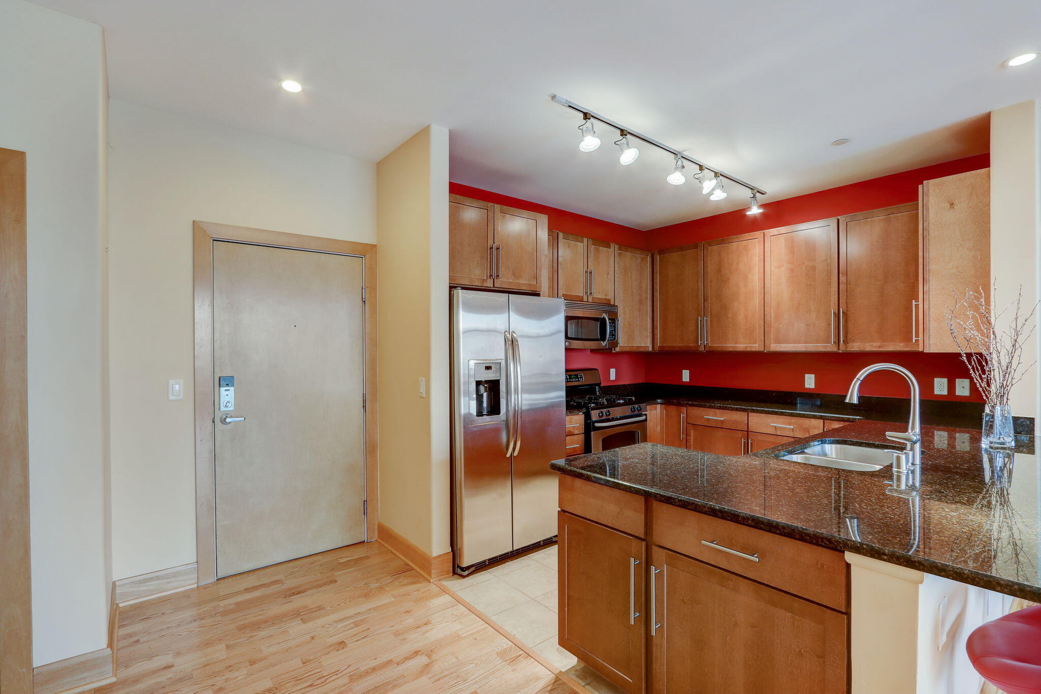 1550 E Royall Pl 706