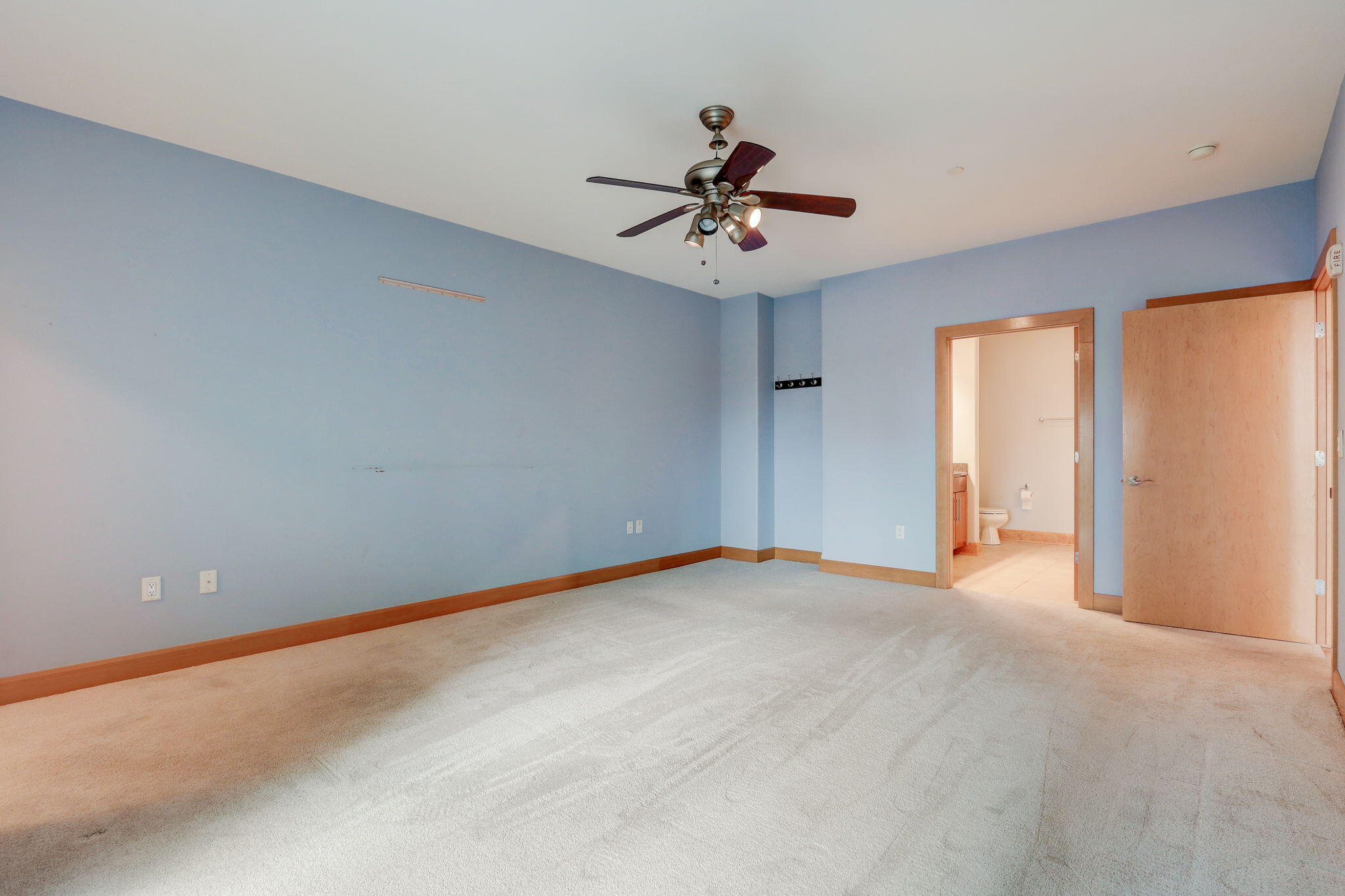 1550 E Royall Pl 706