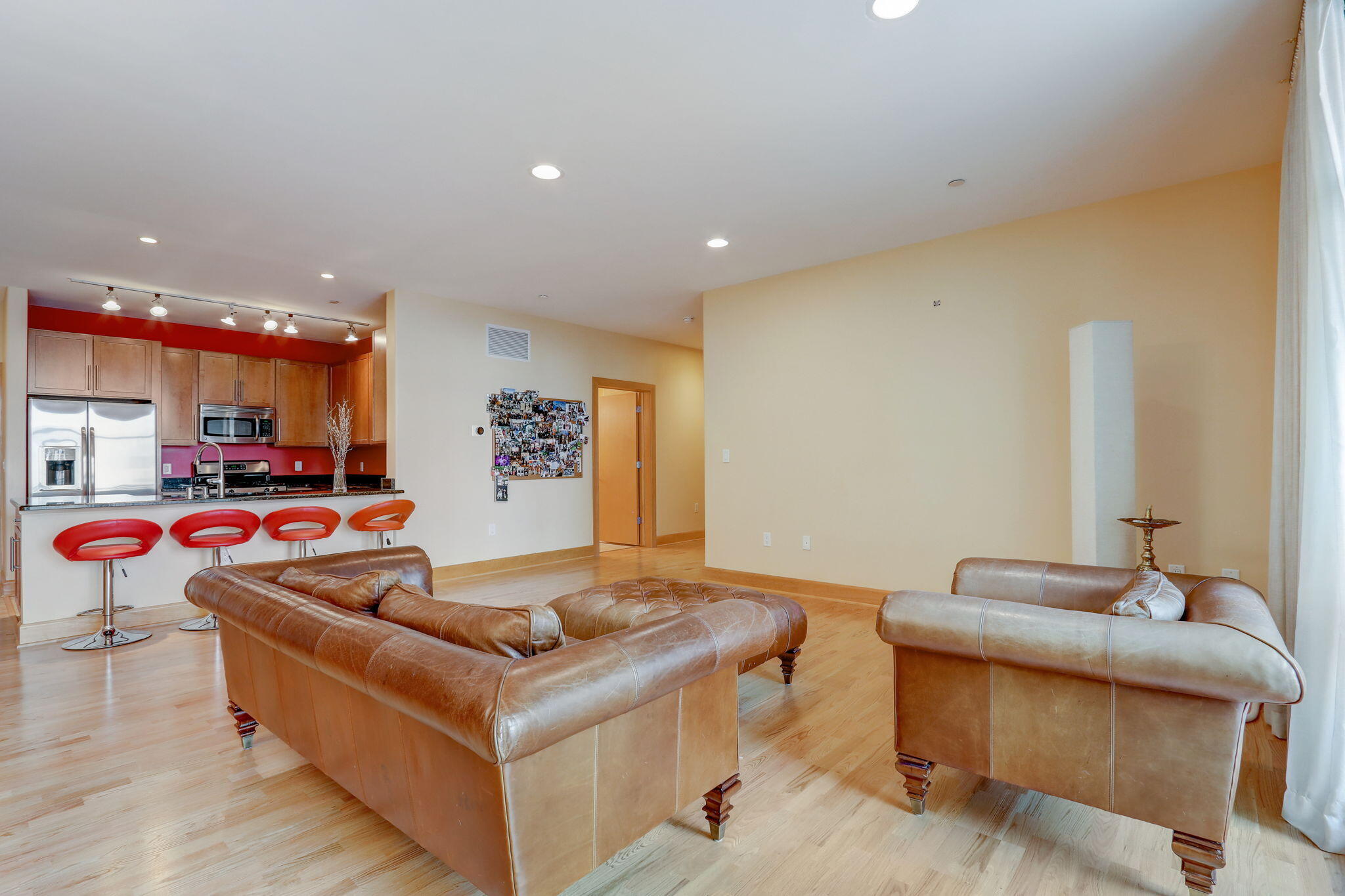 1550 E Royall Pl 706