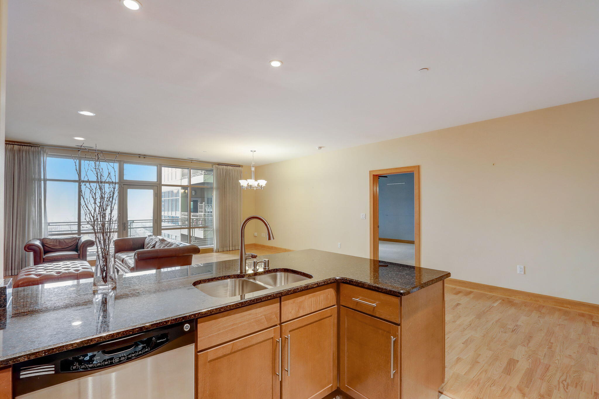 1550 E Royall Pl 706