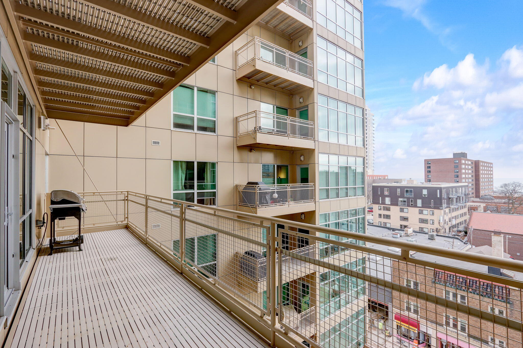 1550 E Royall Pl 706