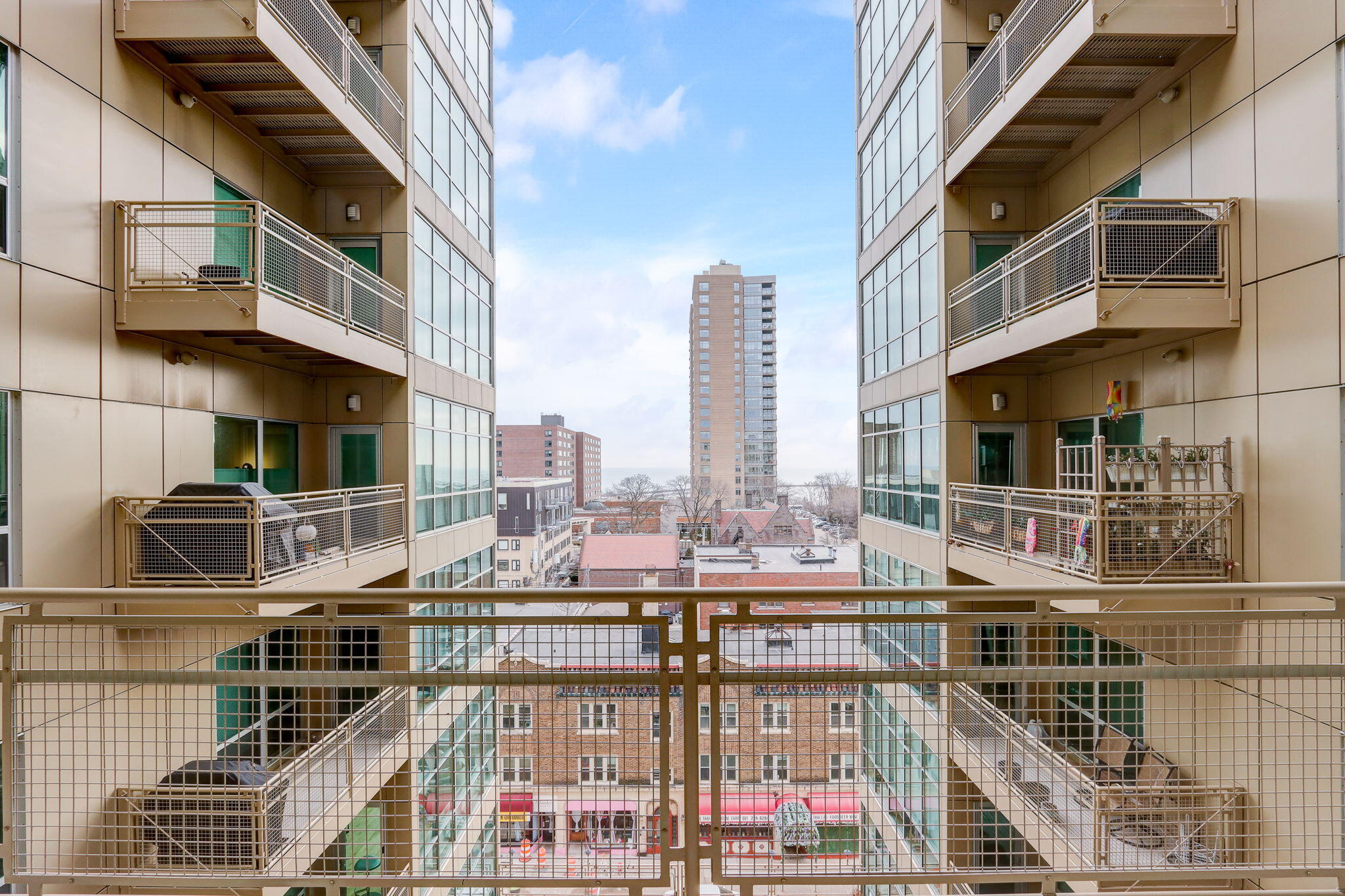 1550 E Royall Pl 706