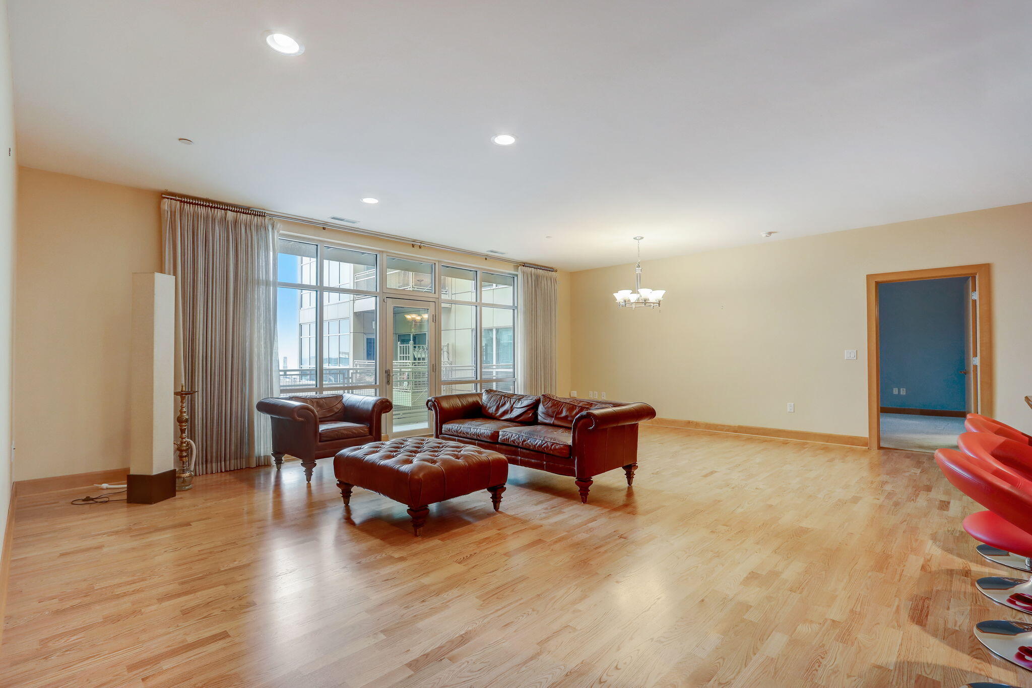 1550 E Royall Pl 706