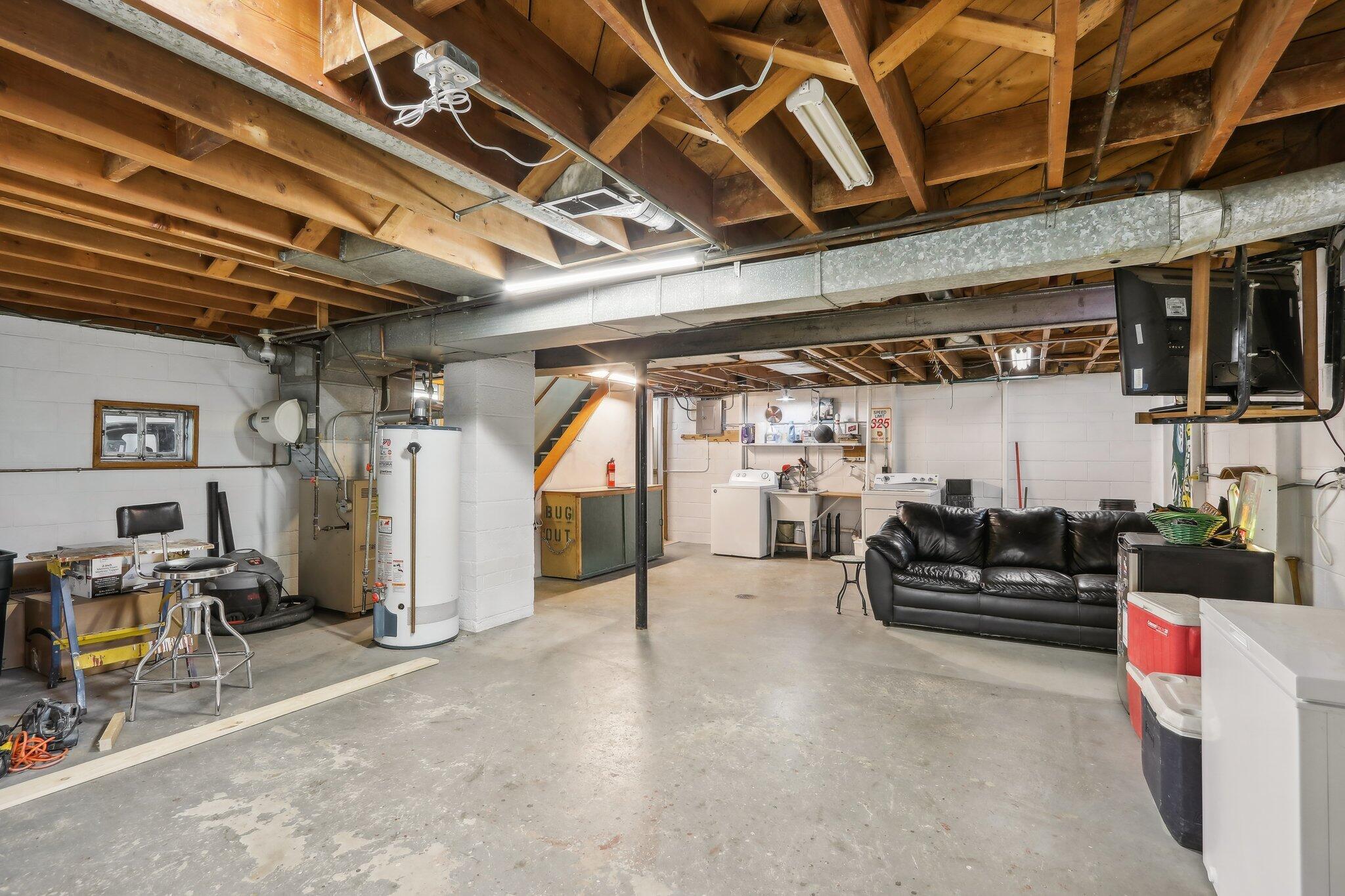 7950 W Allerton Ave