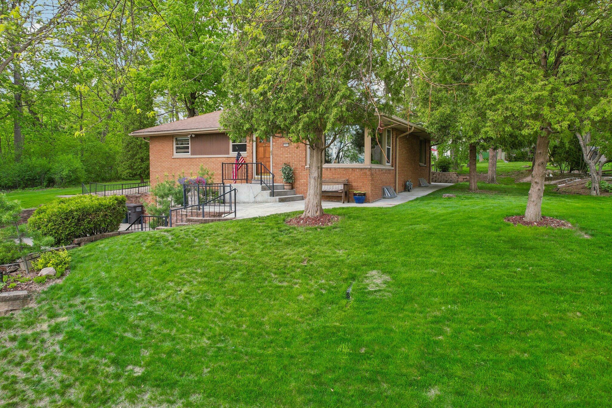 7950 W Allerton Ave