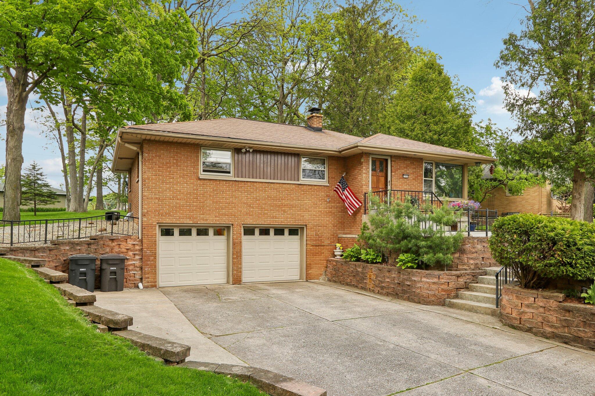 7950 W Allerton Ave