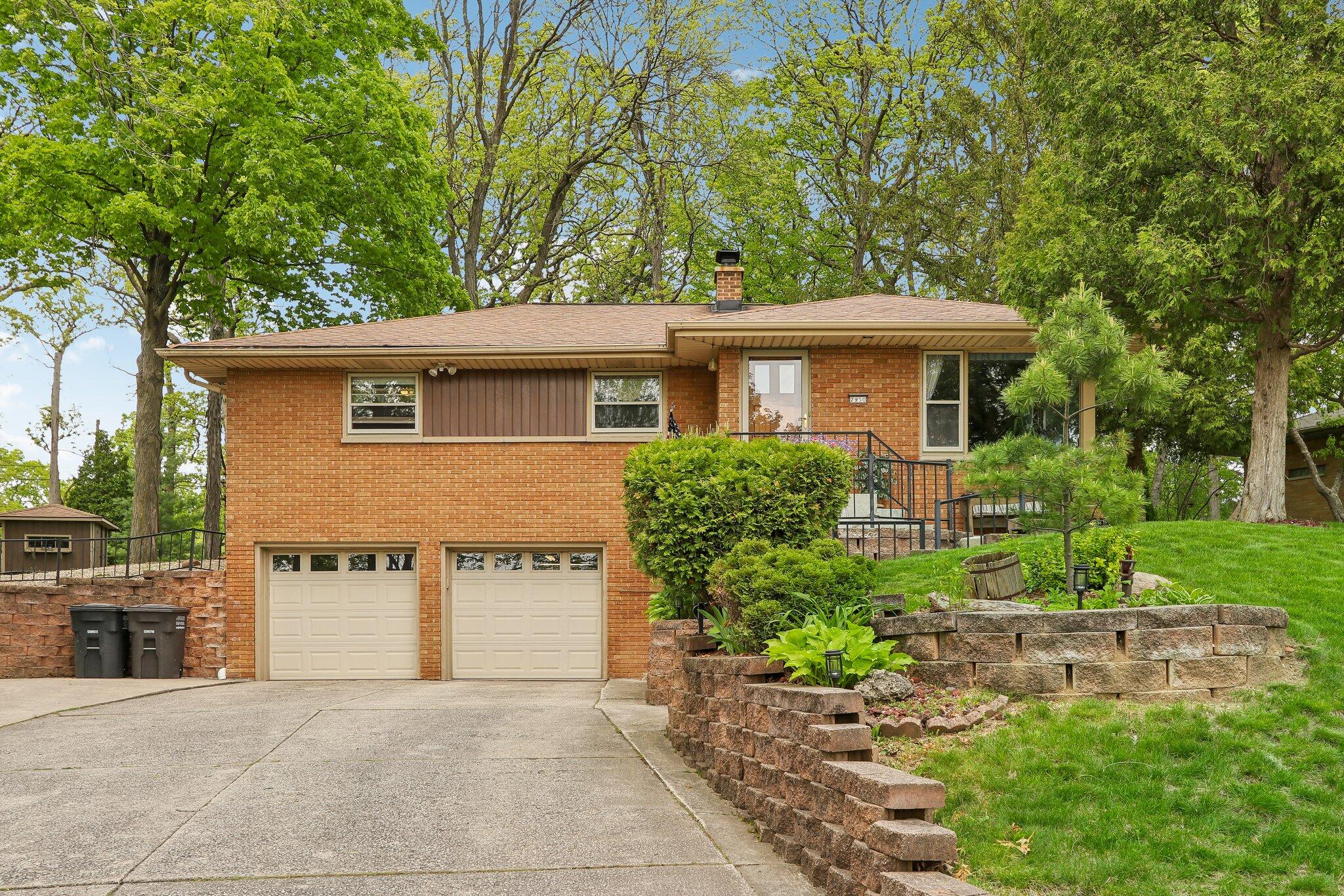 7950 W Allerton Ave